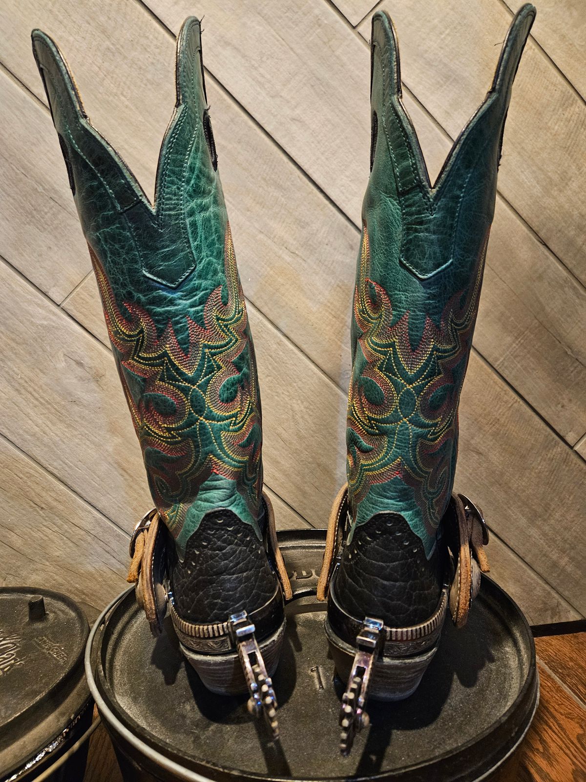 Photo by NevadaBugle on December 5, 2025 of the Hondo 3478 in Black Bullhide.