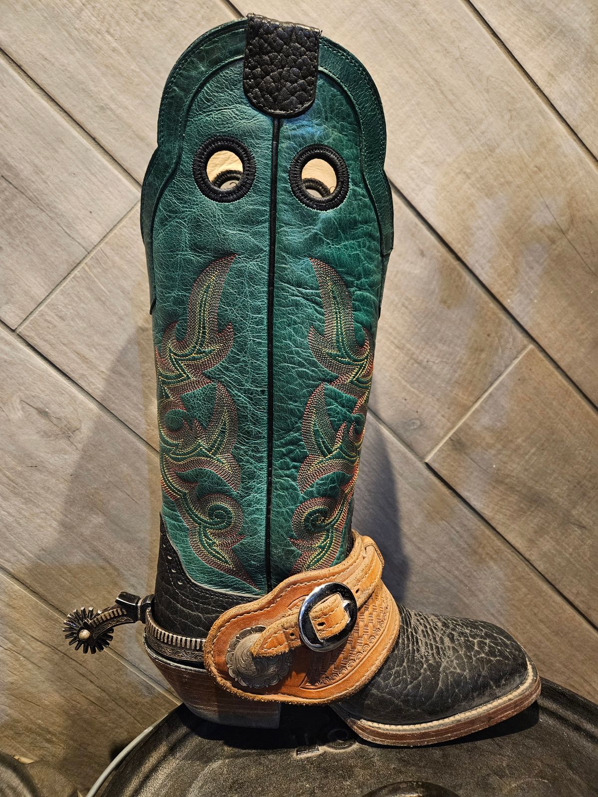 Photo by NevadaBugle on December 5, 2025 of the Hondo 3478 in Black Bullhide.