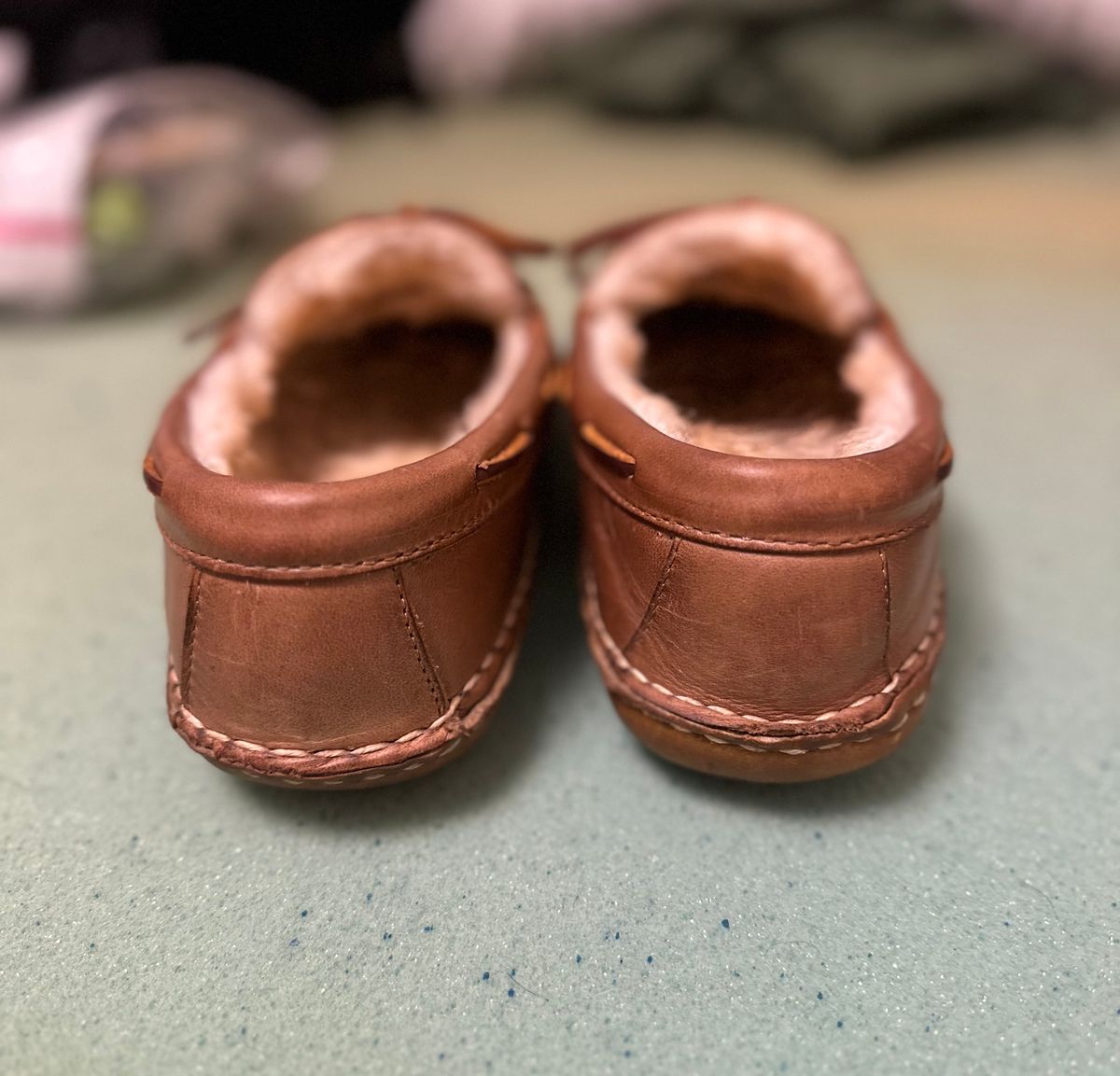 Photo by SCUFFALO.BILL on October 4, 2025 of the Oak Street Bootmakers Shearling Woodland Moc in Horween Natural Chromexcel.