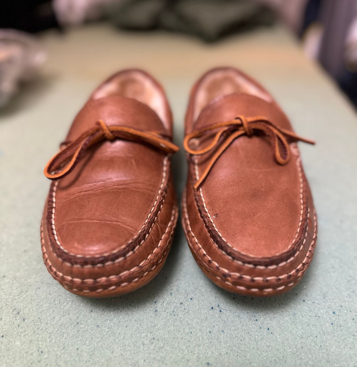 Photo by SCUFFALO.BILL on October 4, 2025 of the Oak Street Bootmakers Shearling Woodland Moc in Horween Natural Chromexcel.