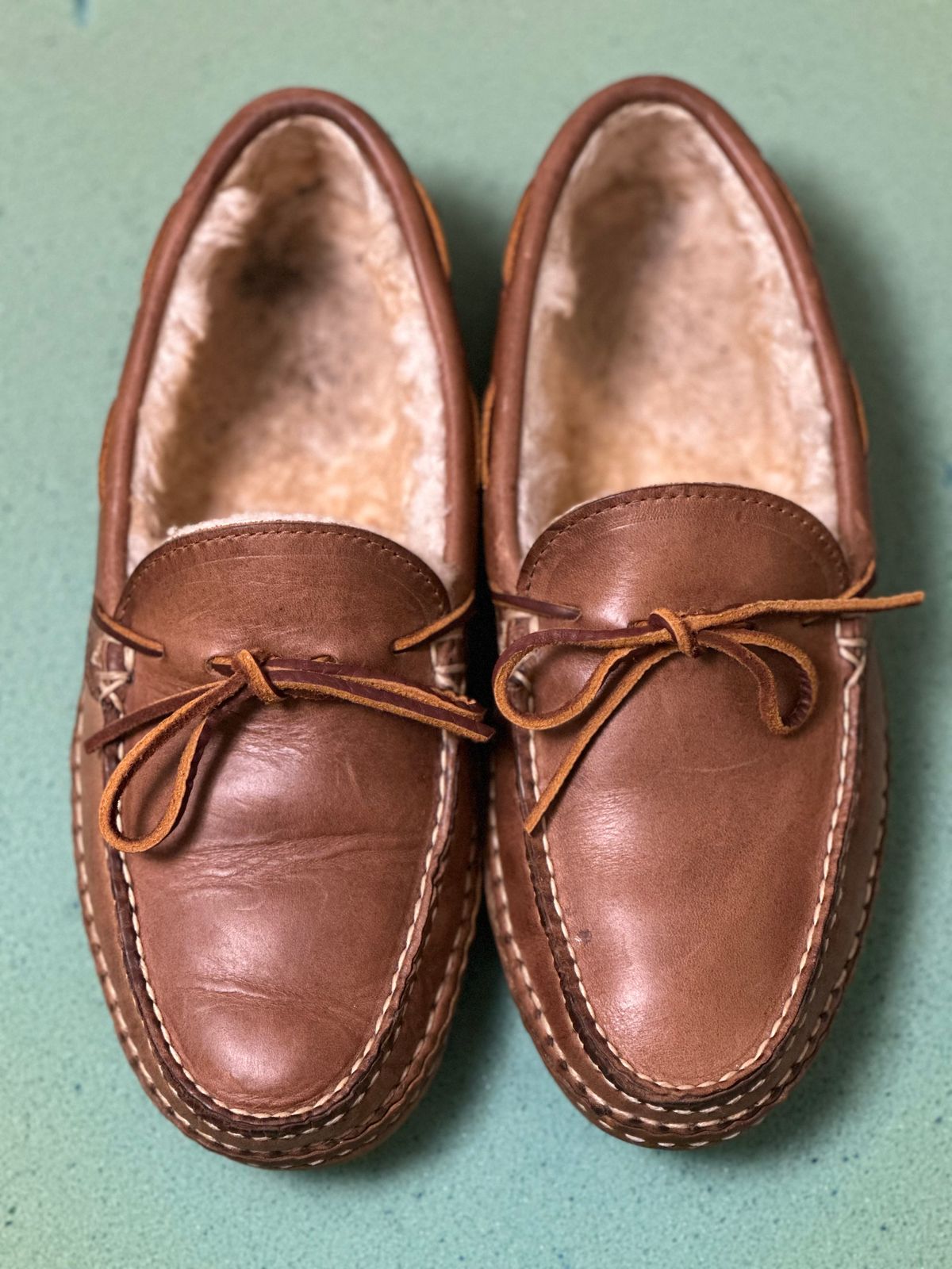 Photo by SCUFFALO.BILL on October 4, 2025 of the Oak Street Bootmakers Shearling Woodland Moc in Horween Natural Chromexcel.