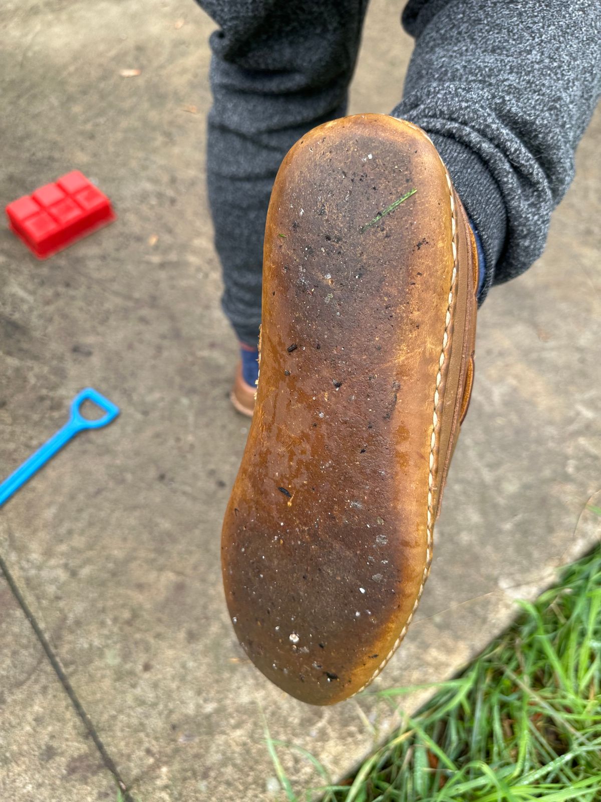 Photo by SCUFFALO.BILL on October 11, 2025 of the Oak Street Bootmakers Shearling Woodland Moc in Horween Natural Chromexcel.