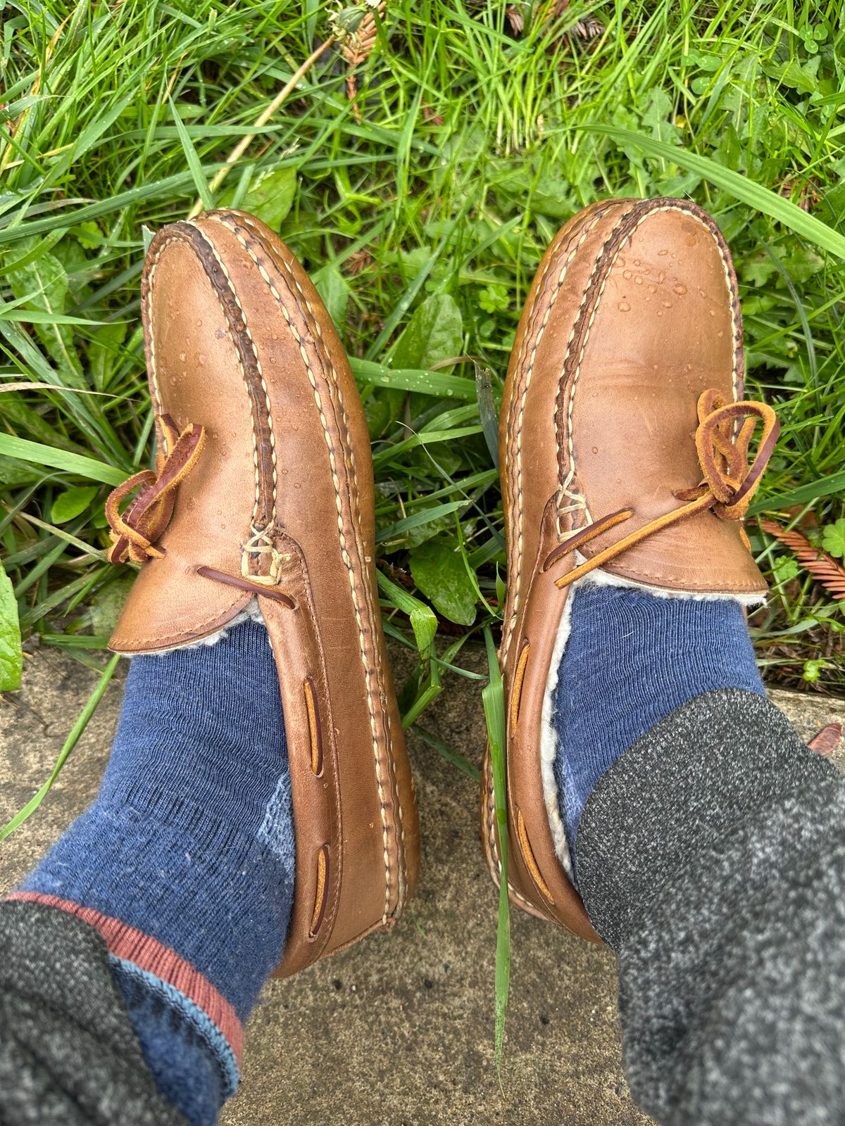 Photo by SCUFFALO.BILL on October 11, 2025 of the Oak Street Bootmakers Shearling Woodland Moc in Horween Natural Chromexcel.