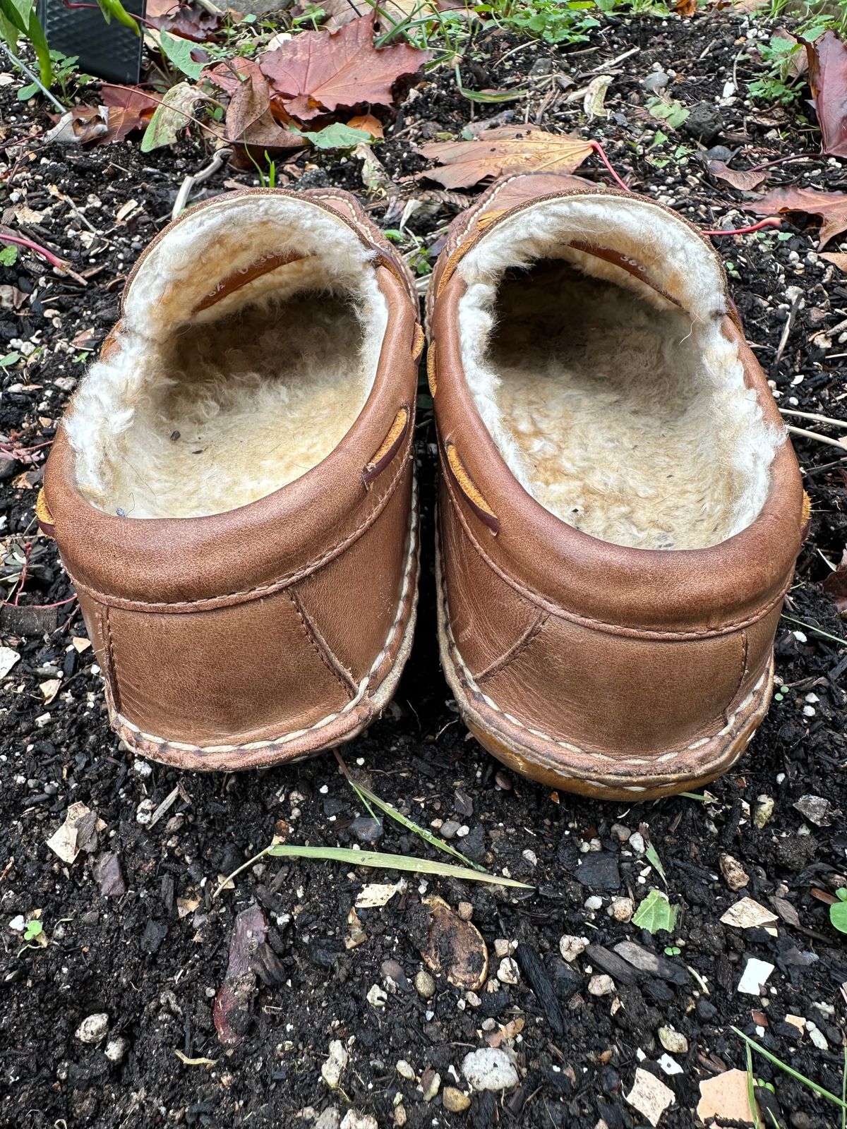 Photo by SCUFFALO.BILL on November 4, 2025 of the Oak Street Bootmakers Shearling Woodland Moc in Horween Natural Chromexcel.