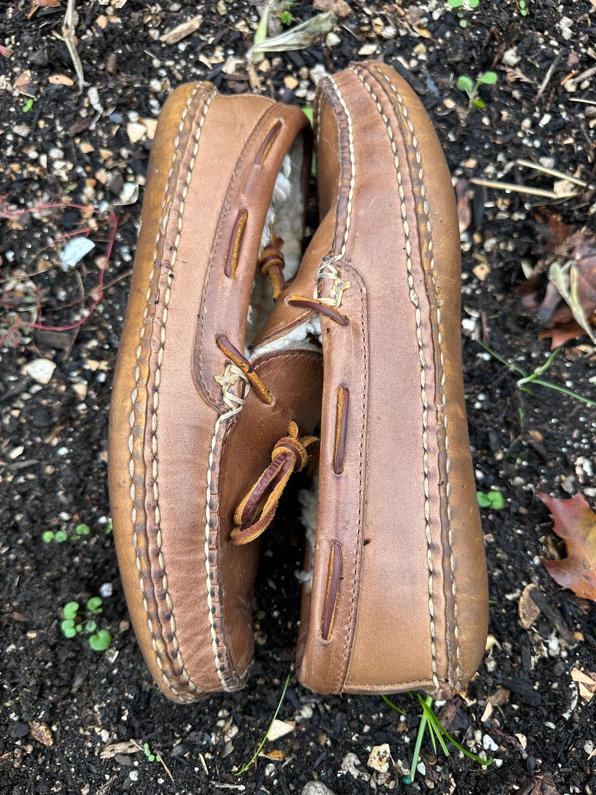 Photo by SCUFFALO.BILL on November 4, 2025 of the Oak Street Bootmakers Shearling Woodland Moc in Horween Natural Chromexcel.