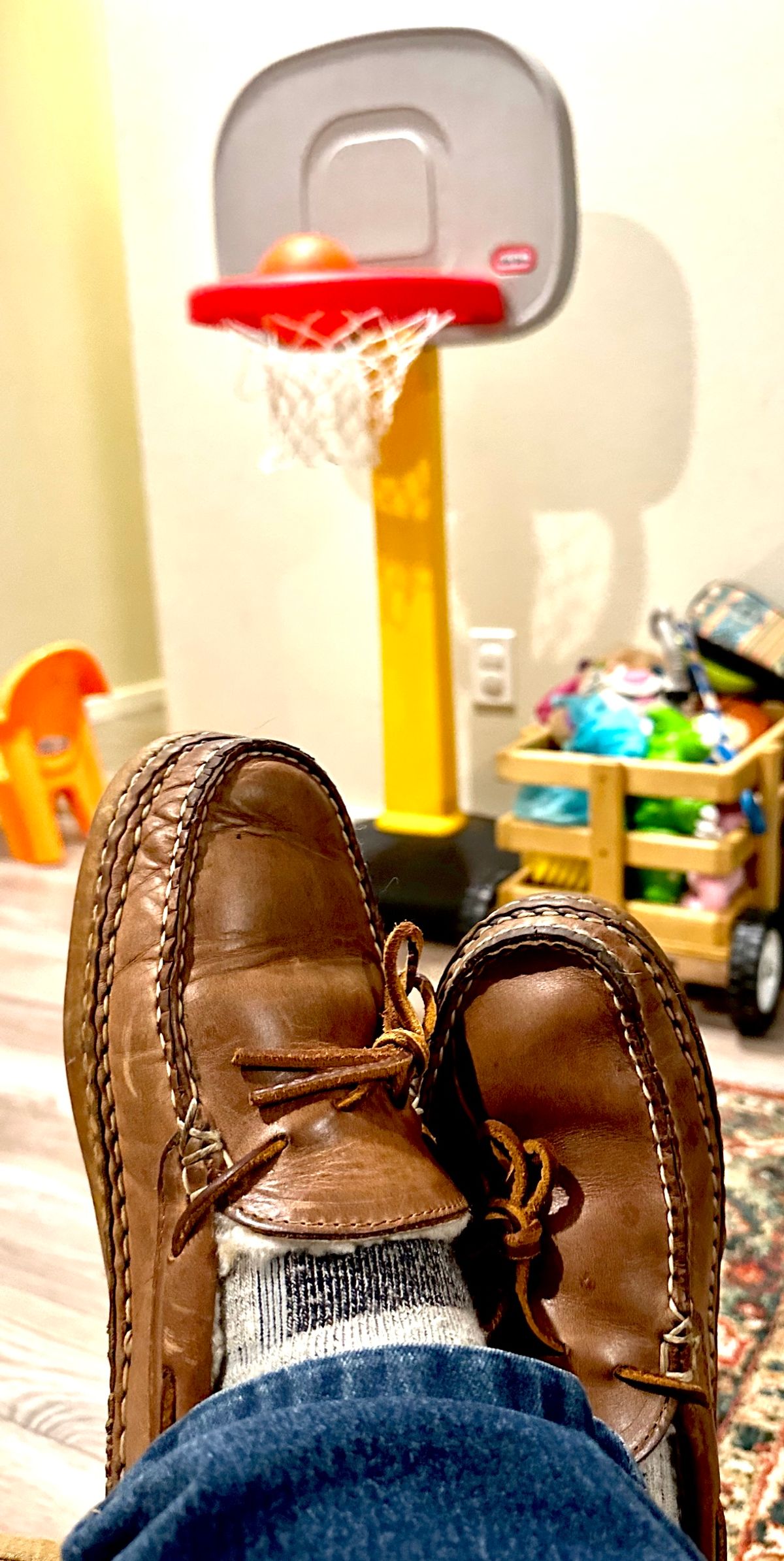 Photo by SCUFFALO.BILL on November 11, 2025 of the Oak Street Bootmakers Shearling Woodland Moc in Horween Natural Chromexcel.