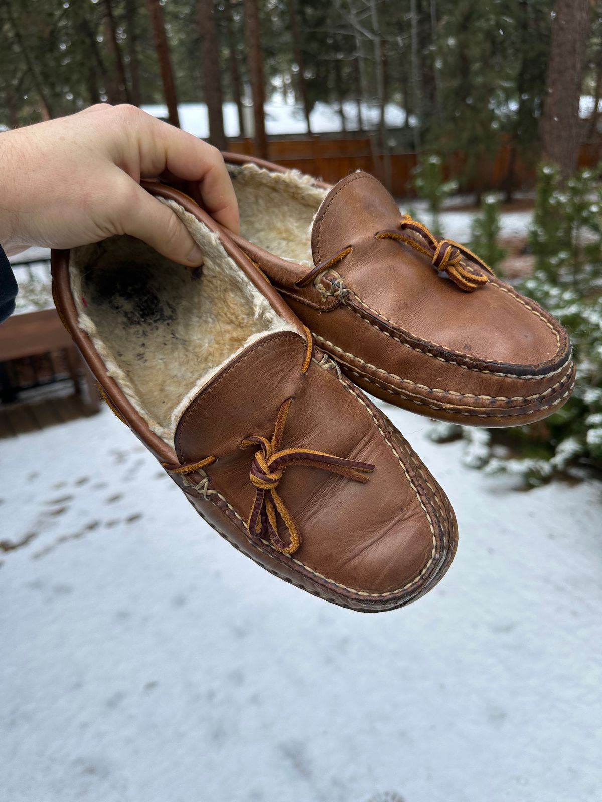 Photo by SCUFFALO.BILL on December 26, 2025 of the Oak Street Bootmakers Shearling Woodland Moc in Horween Natural Chromexcel.