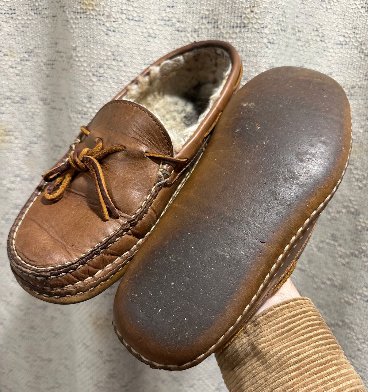 Photo by SCUFFALO.BILL on January 4, 2026 of the Oak Street Bootmakers Shearling Woodland Moc in Horween Natural Chromexcel.