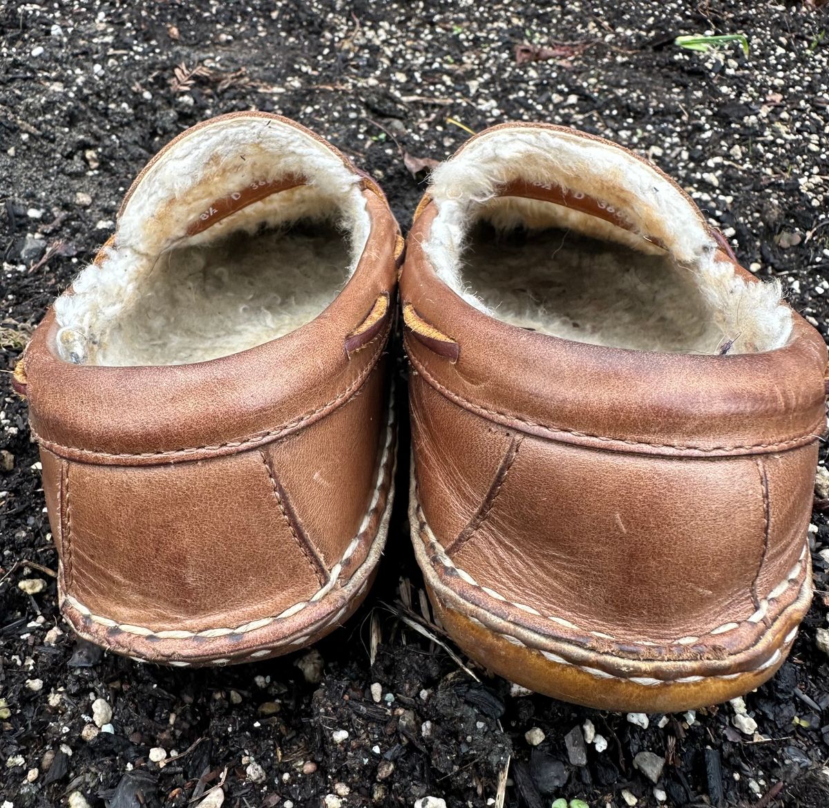 Photo by SCUFFALO.BILL on January 3, 2026 of the Oak Street Bootmakers Shearling Woodland Moc in Horween Natural Chromexcel.