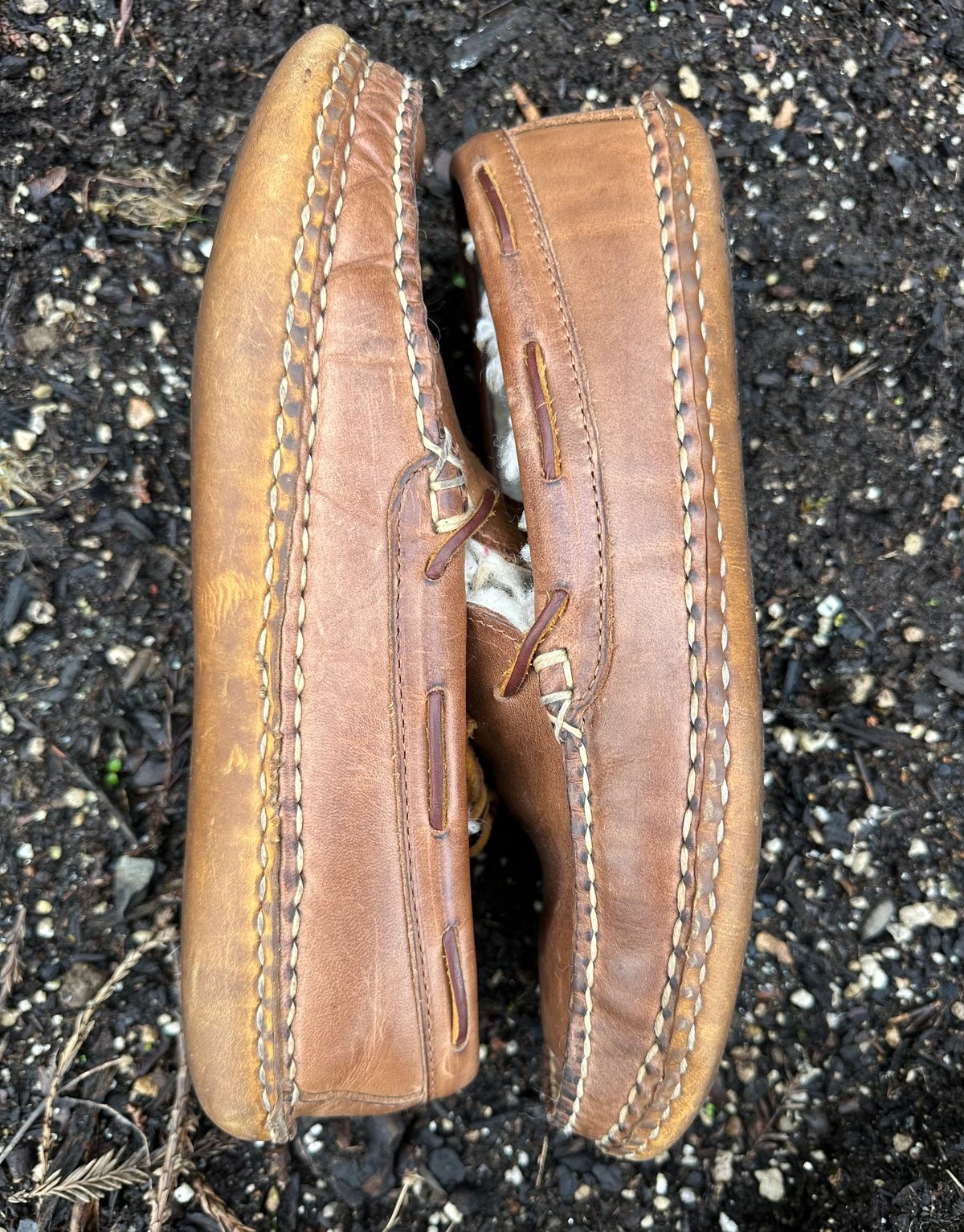 Photo by SCUFFALO.BILL on January 3, 2026 of the Oak Street Bootmakers Shearling Woodland Moc in Horween Natural Chromexcel.