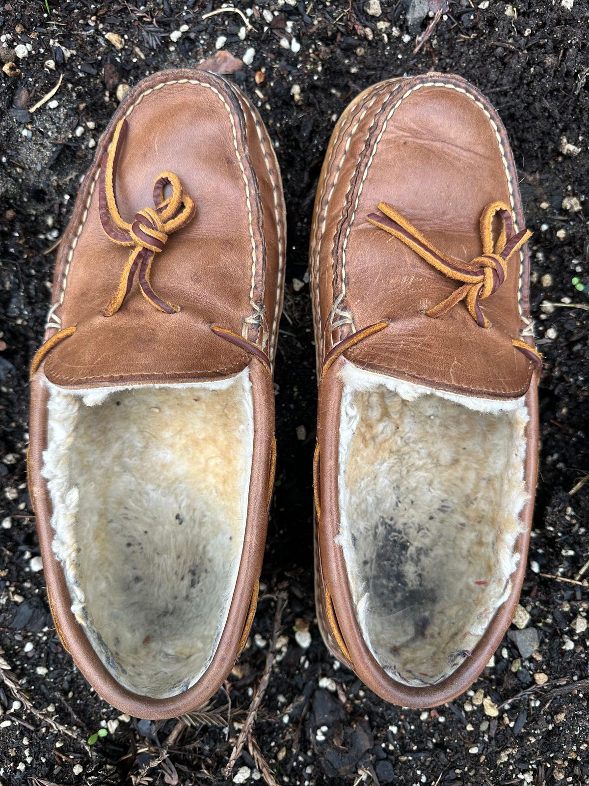 Photo by SCUFFALO.BILL on January 3, 2026 of the Oak Street Bootmakers Shearling Woodland Moc in Horween Natural Chromexcel.