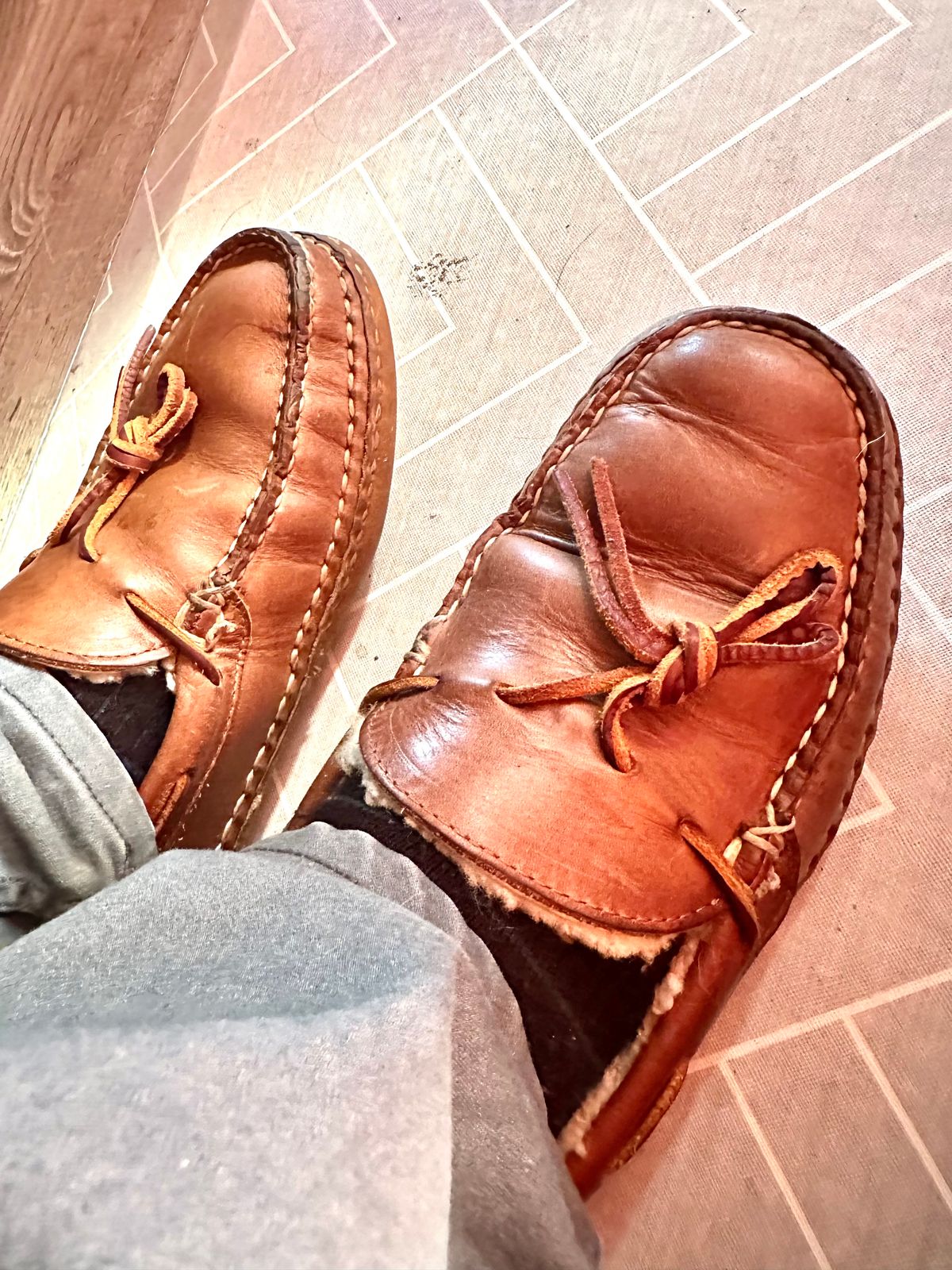 Photo by SCUFFALO.BILL on January 17, 2026 of the Oak Street Bootmakers Shearling Woodland Moc in Horween Natural Chromexcel.