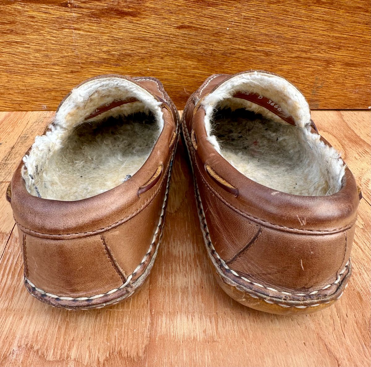 Photo by SCUFFALO.BILL on March 2, 2026 of the Oak Street Bootmakers Shearling Woodland Moc in Horween Natural Chromexcel.