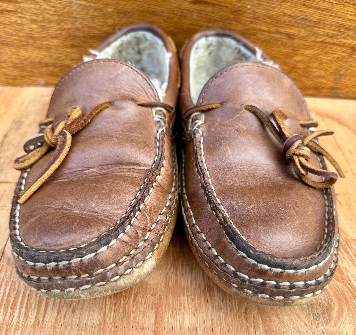 Photo by SCUFFALO.BILL on March 2, 2026 of the Oak Street Bootmakers Shearling Woodland Moc in Horween Natural Chromexcel.