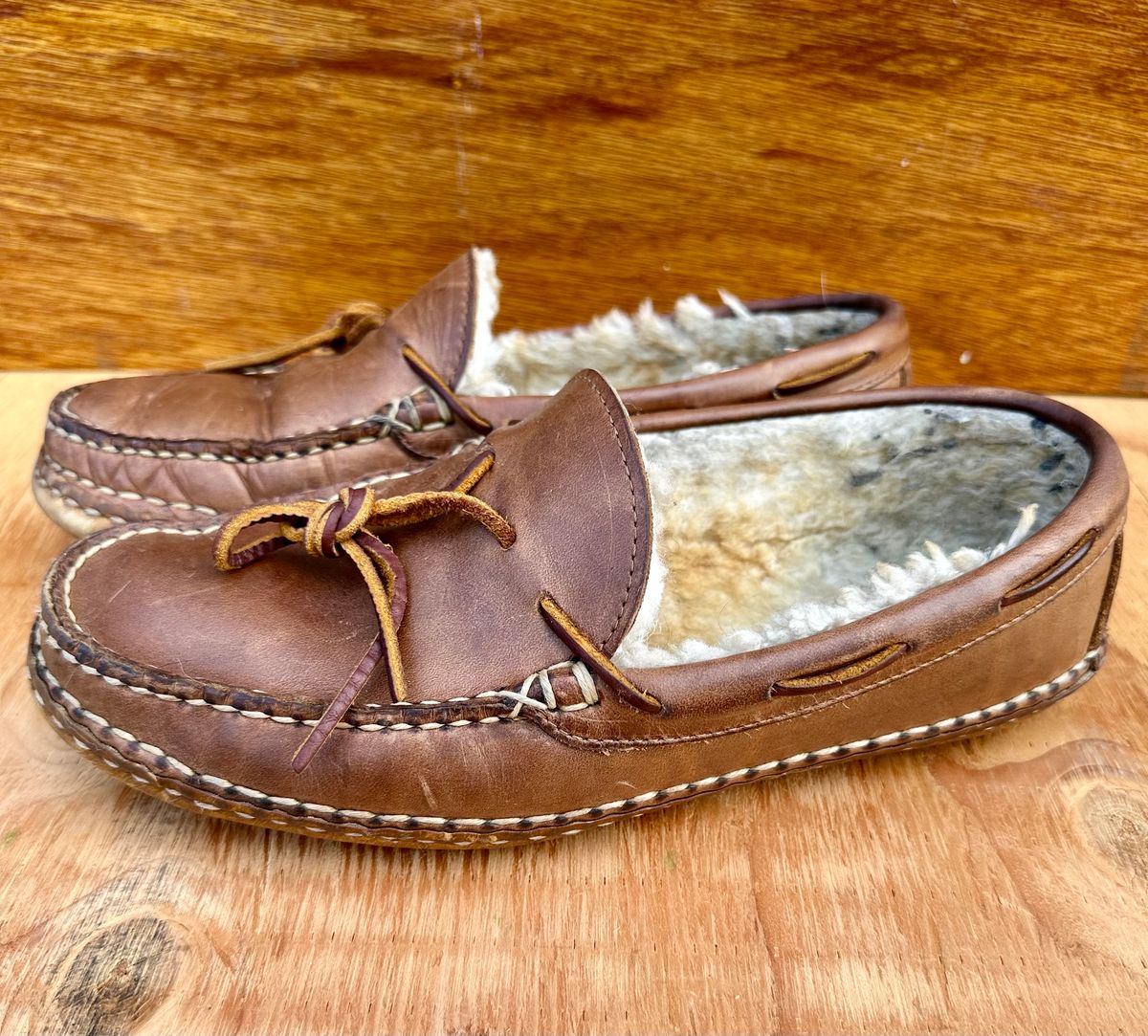 Photo by SCUFFALO.BILL on March 2, 2026 of the Oak Street Bootmakers Shearling Woodland Moc in Horween Natural Chromexcel.