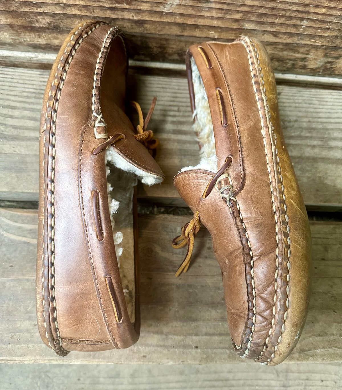 Photo by SCUFFALO.BILL on April 1, 2026 of the Oak Street Bootmakers Shearling Woodland Moc in Horween Natural Chromexcel.