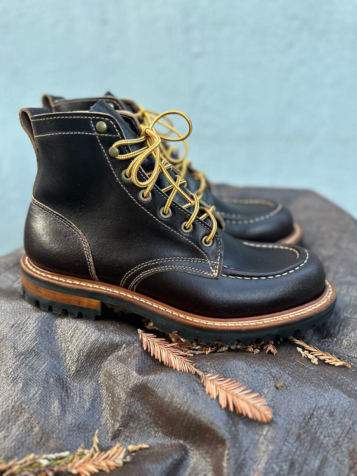 Photo by SCUFFALO.BILL on October 2, 2025 of the Truman Moc Toe in Horween Java Waxed Flesh.
