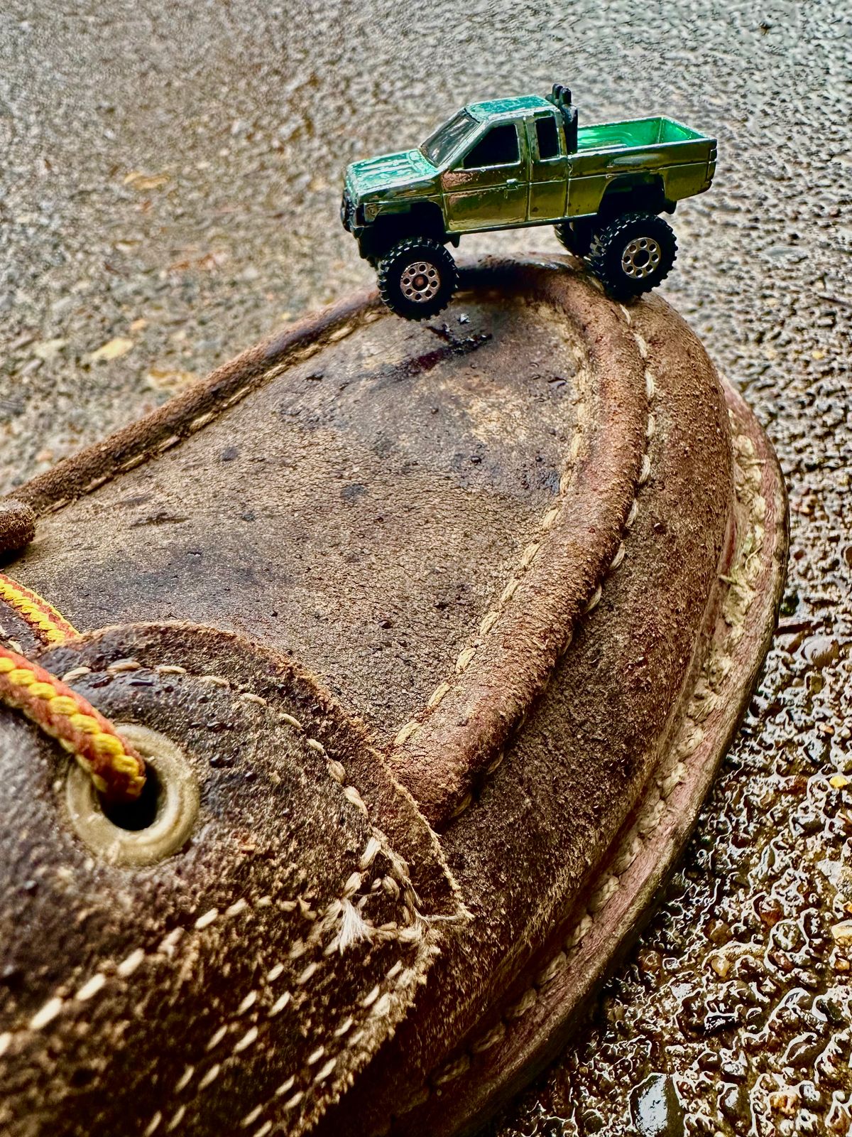 Photo by SCUFFALO.BILL on January 29, 2026 of the Truman Moc Toe in Horween Java Waxed Flesh.