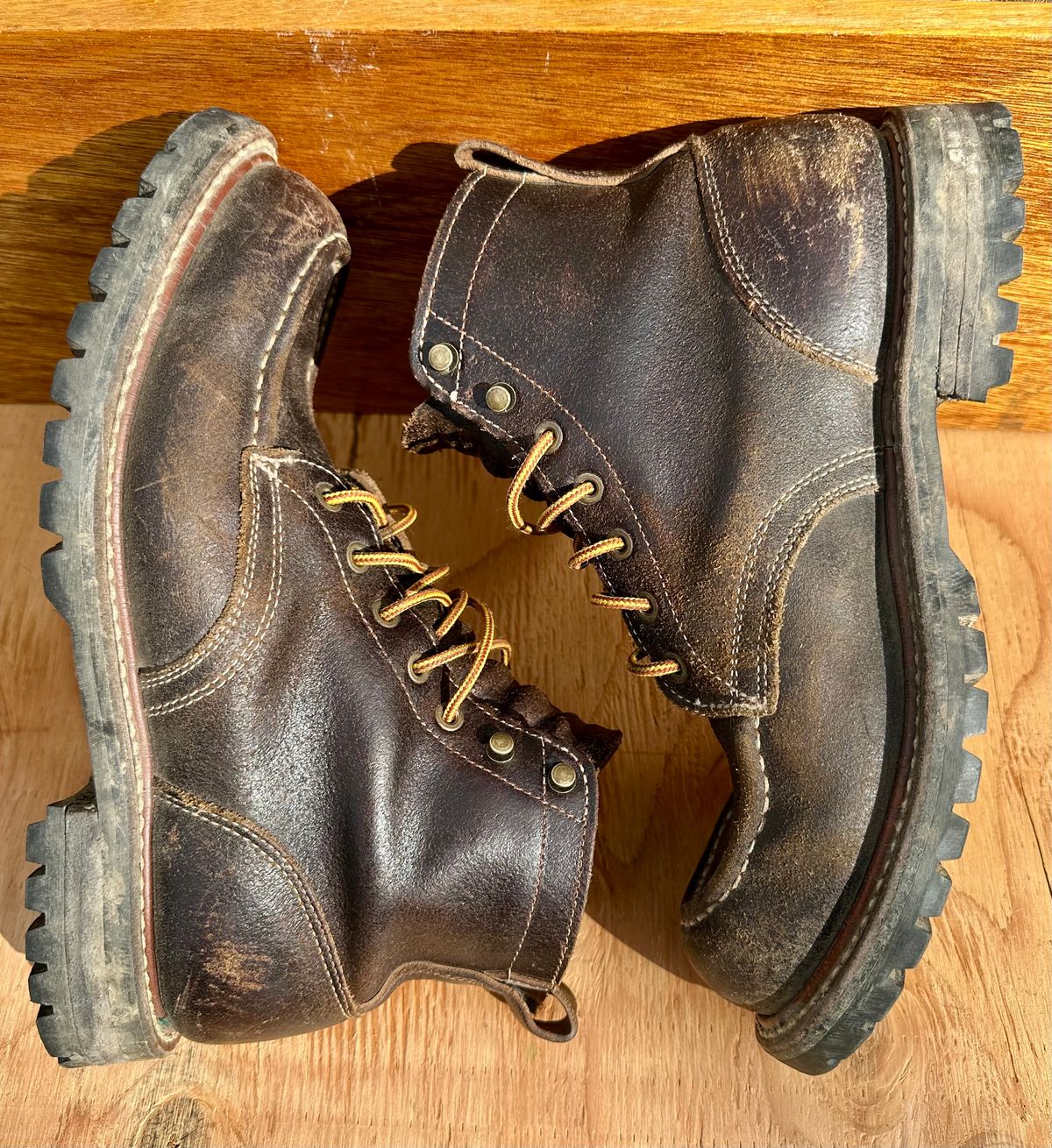 Photo by SCUFFALO.BILL on March 2, 2026 of the Truman Moc Toe in Horween Java Waxed Flesh.