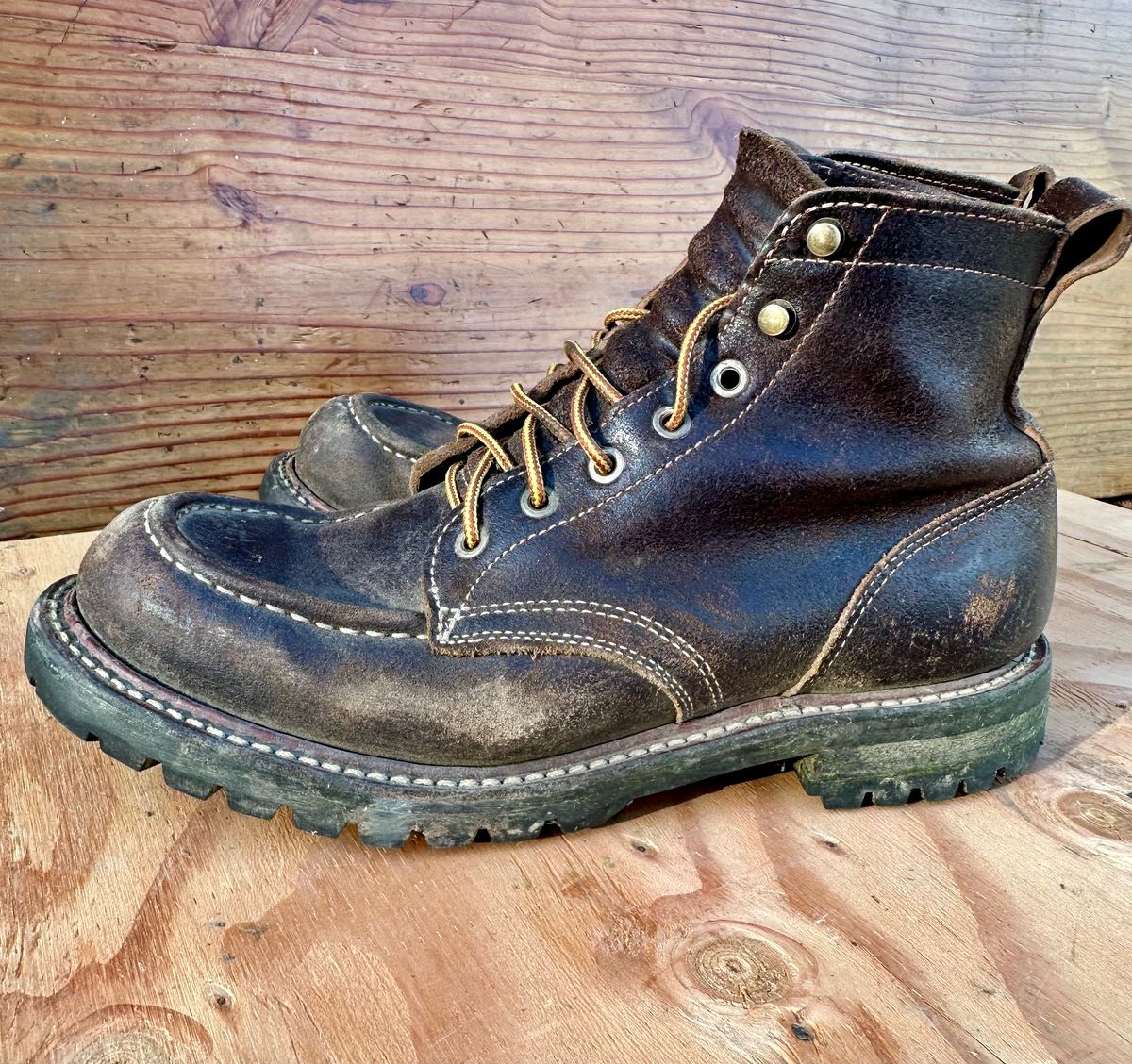 Photo by SCUFFALO.BILL on March 31, 2026 of the Truman Moc Toe in Horween Java Waxed Flesh.