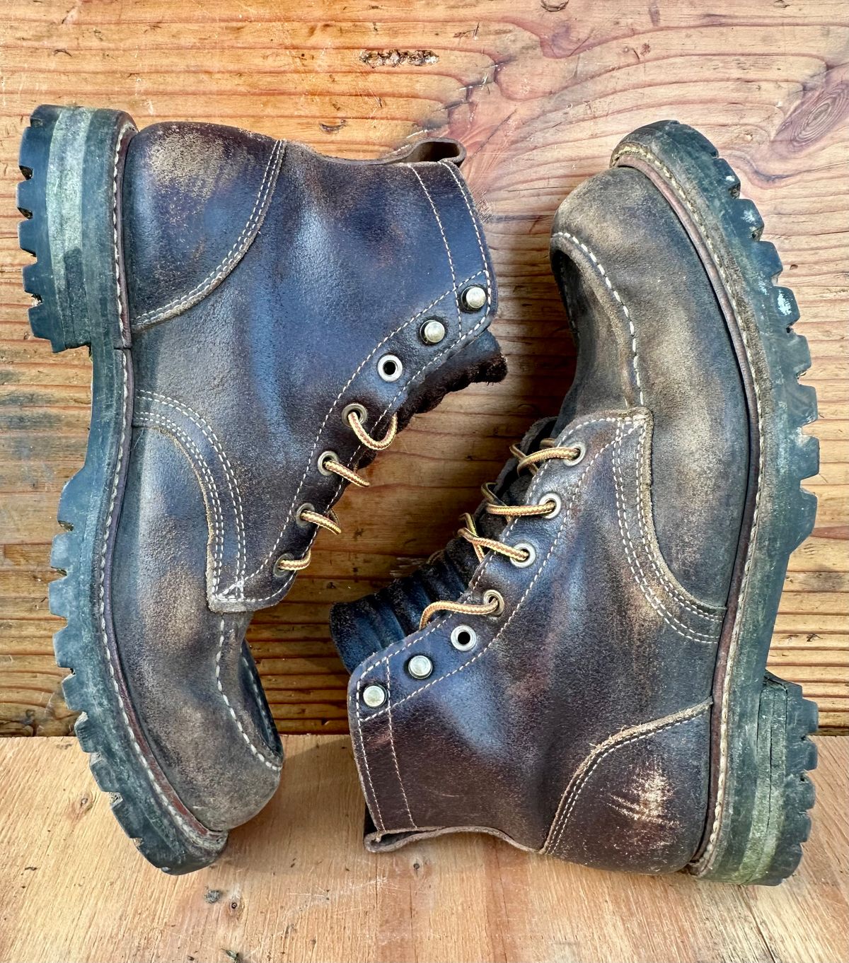 Photo by SCUFFALO.BILL on March 31, 2026 of the Truman Moc Toe in Horween Java Waxed Flesh.