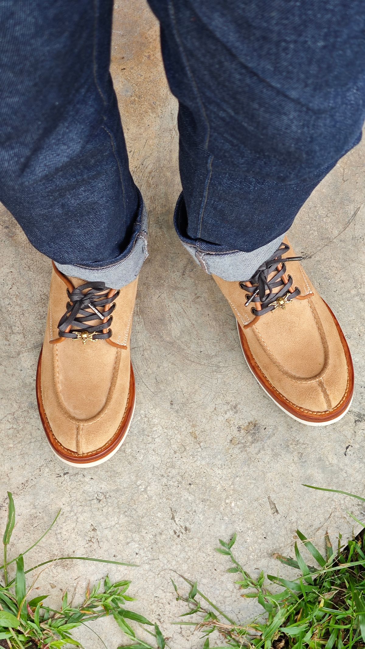 Photo by ginolo111 on October 13, 2025 of the Willie's Handmade Boots Custom Model in Horween Desert Sand.