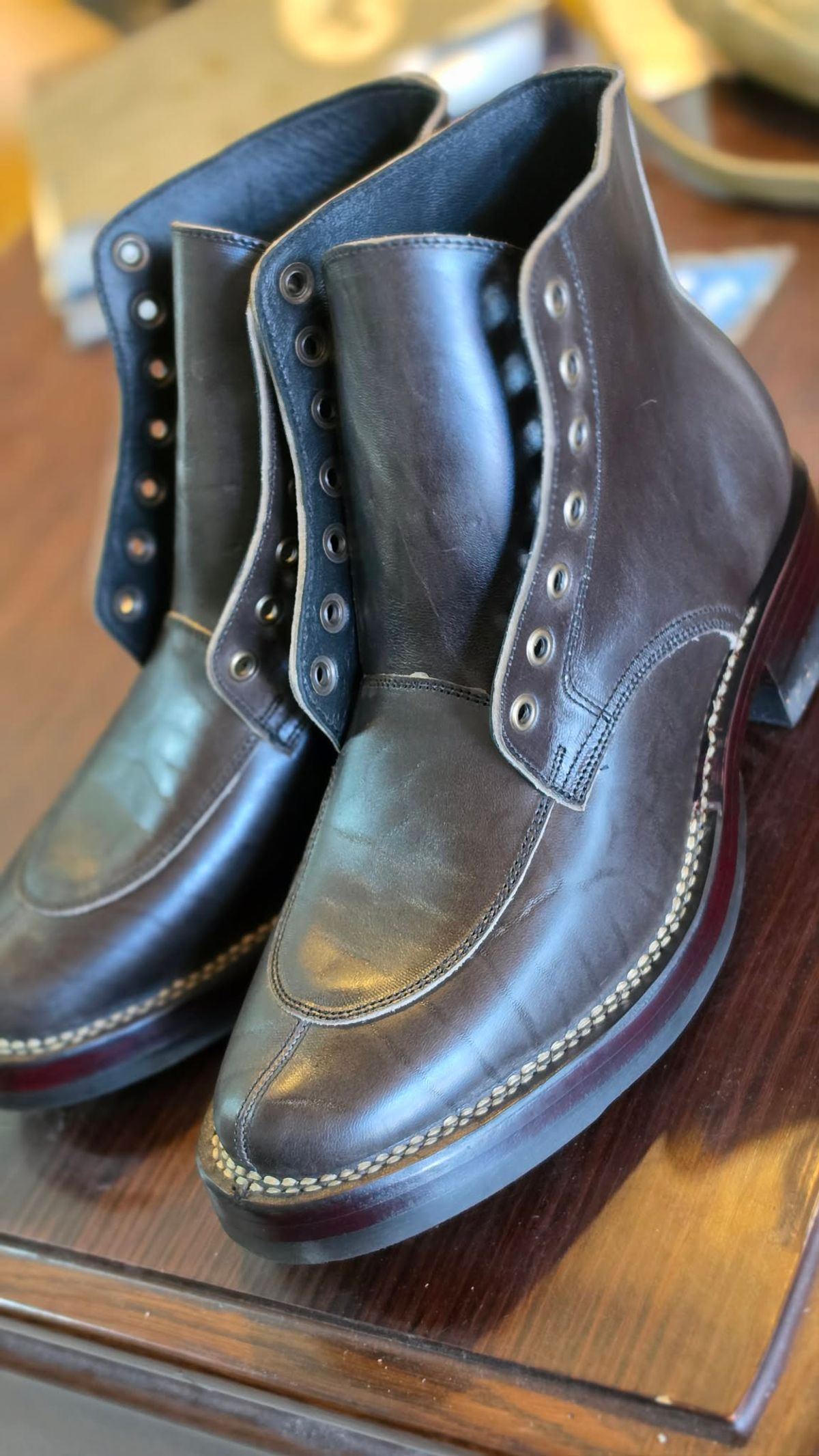 Photo by ginolo111 on May 8, 2026 of the Willie's Handmade Boots Custom Model in Maryam Graphite Horsebutt.