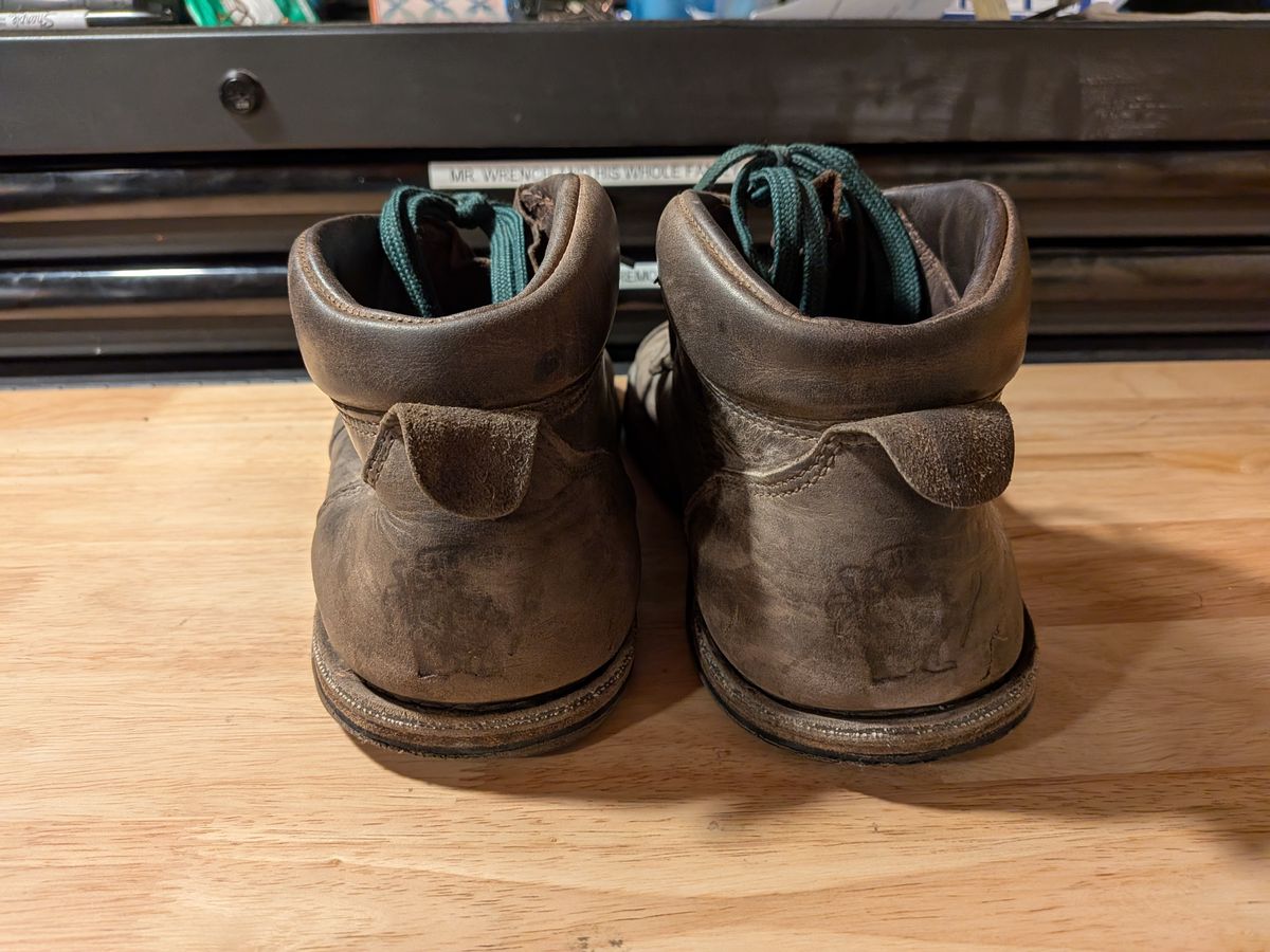 Photo by Valliant on November 6, 2025 of the Jim Green African Ranger Barefoot Boot in Houston Brown.