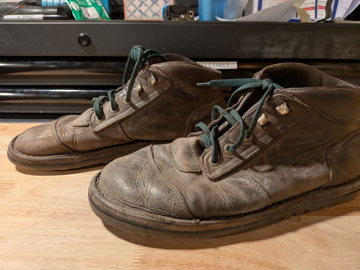 Photo by Valliant on November 6, 2025 of the Jim Green African Ranger Barefoot Boot in Houston Brown.