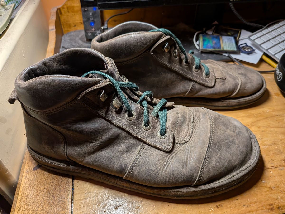 Photo by Valliant on December 6, 2025 of the Jim Green African Ranger Barefoot Boot in Houston Brown.