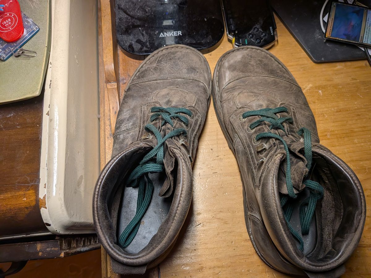 Photo by Valliant on December 6, 2025 of the Jim Green African Ranger Barefoot Boot in Houston Brown.