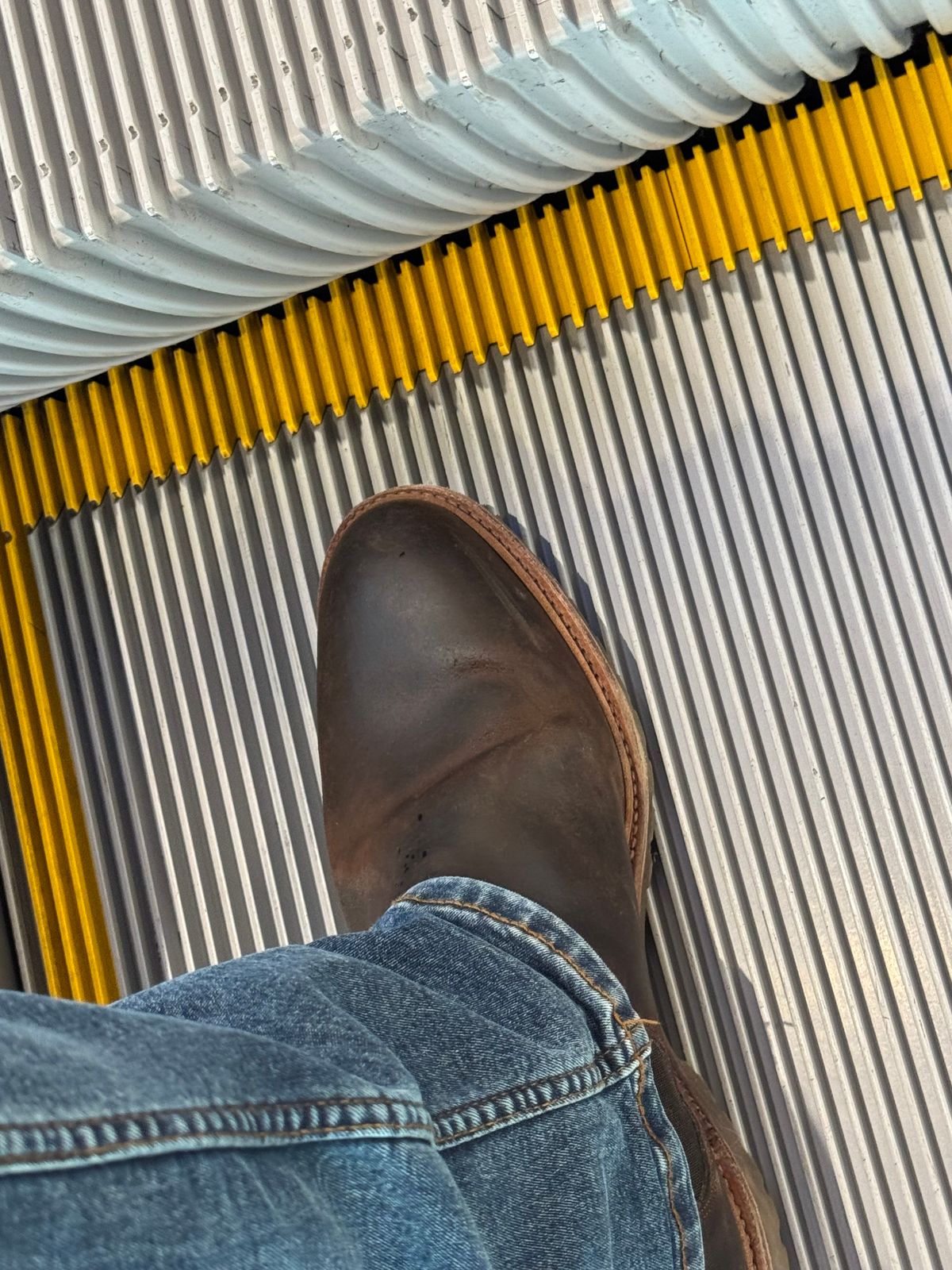 Photo by lemoncurry on May 8, 2026 of the Meermin Chelsea Boot in C.F. Stead Rust Waxy Commander Suede.