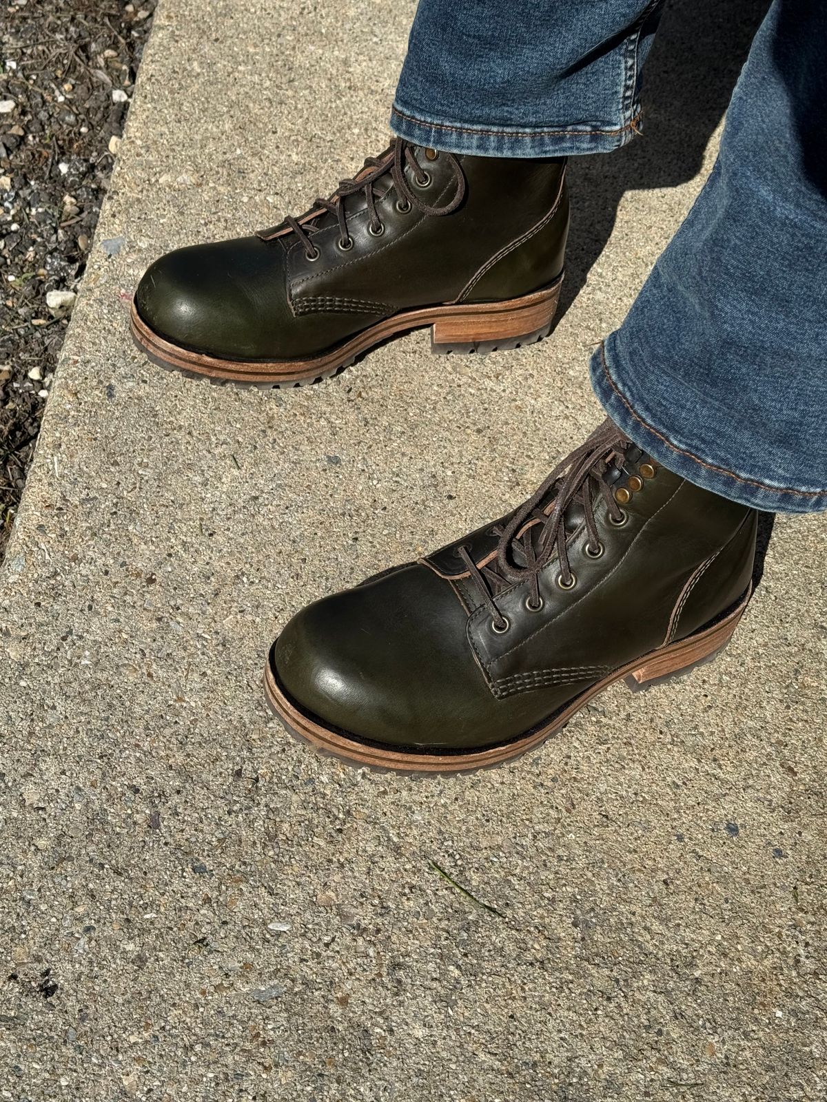 Photo by lemoncurry on June 17, 2026 of the Goral Buxton Brass Wire Construction Boot in Horween Chromexcel Forest Green.