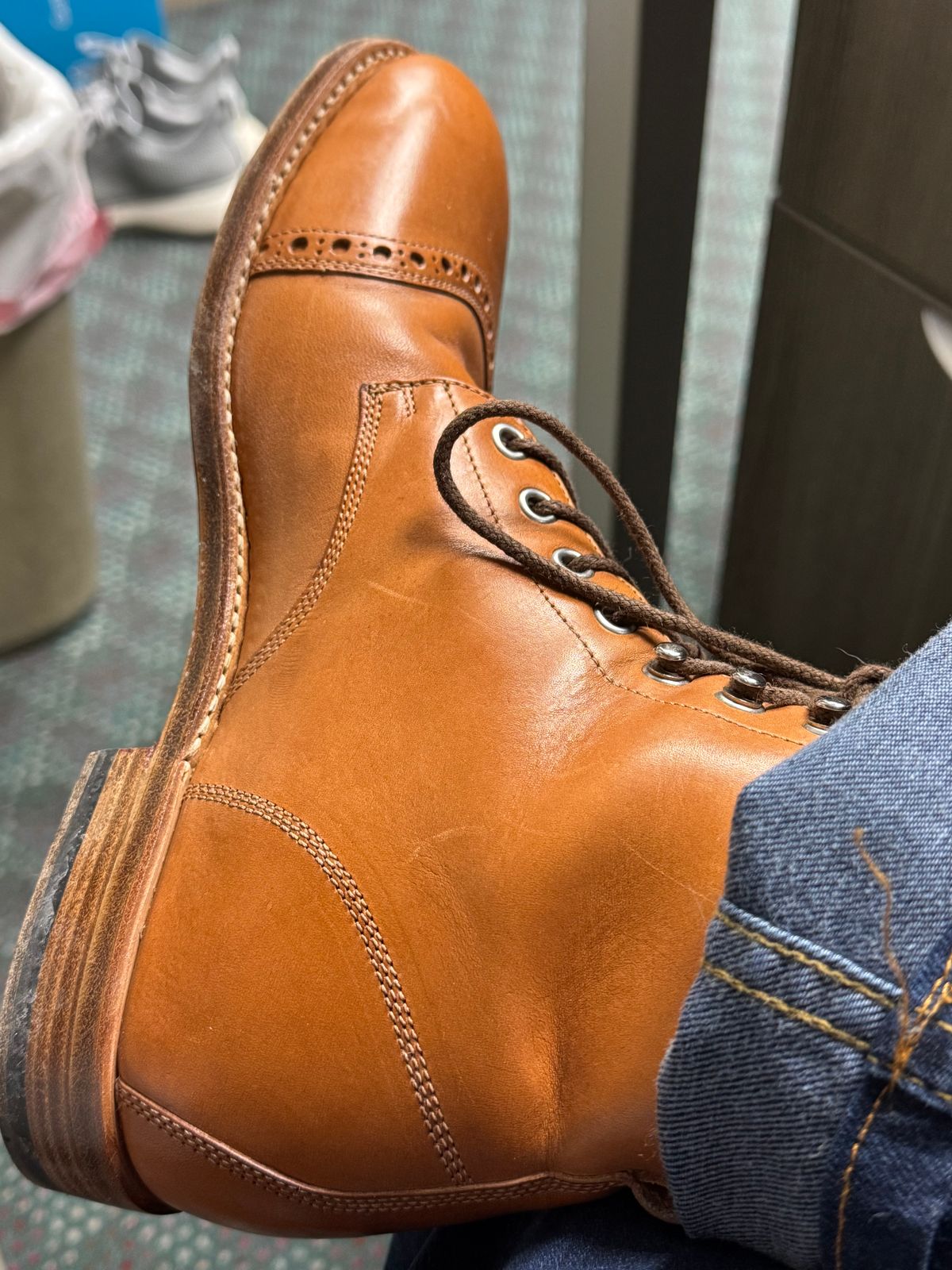 Photo by lemoncurry on February 20, 2026 of the Saddleback Leather Officer’s Boot in Unknown Natural Veg Tan.