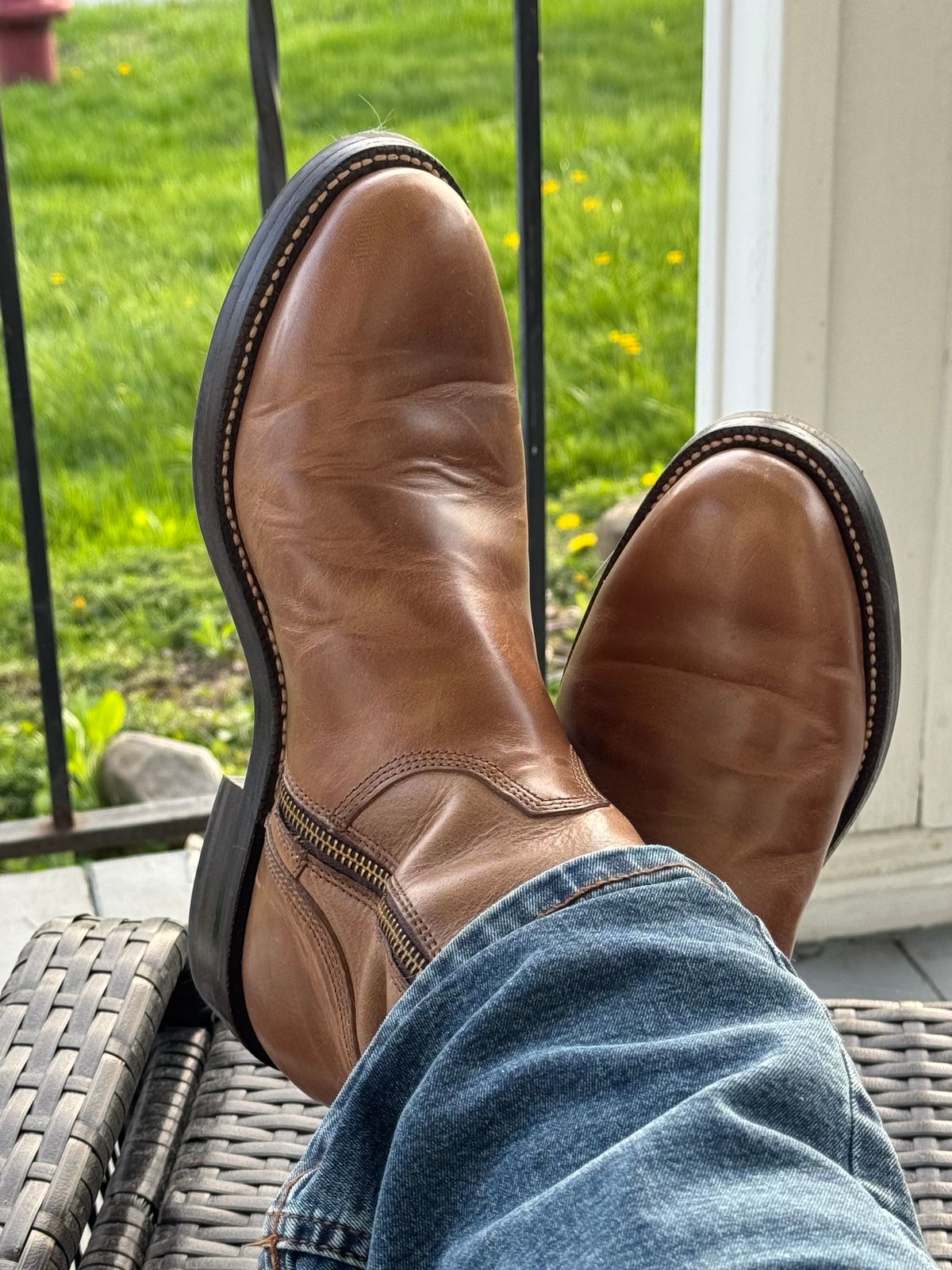 Photo by lemoncurry on May 1, 2026 of the Grant Stone Elias Side-Zip in Horween Dune Chromexcel.