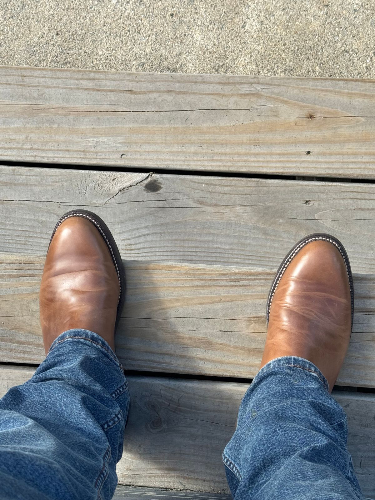 Photo by lemoncurry on May 28, 2026 of the Grant Stone Elias Side-Zip in Horween Dune Chromexcel.