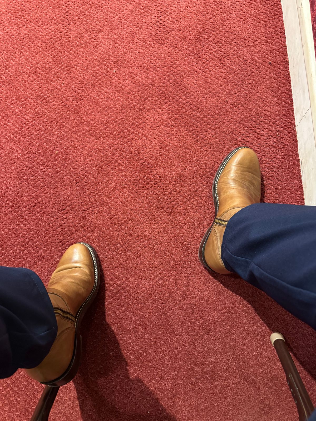 Photo by lemoncurry on June 7, 2026 of the Grant Stone Elias Side-Zip in Horween Dune Chromexcel.