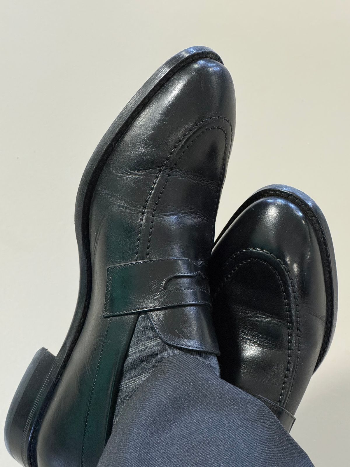 Photo by lemoncurry on March 15, 2026 of the Beckett Simonon Cohen Loafers in Gruppo Mastrotto Black Full-Grain Calfskin.