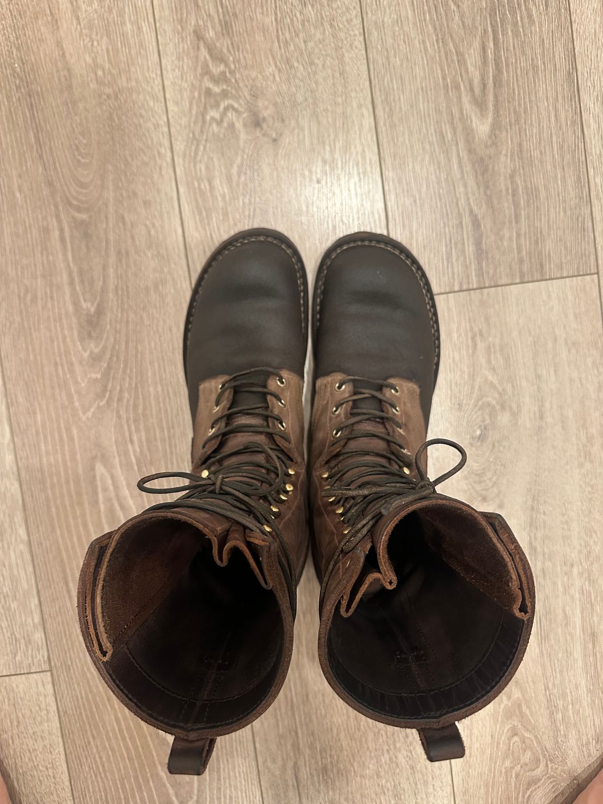 Photo by AlarmingRate69 on November 4, 2025 of the Nicks BuilderPro in 1964 Mahogony.