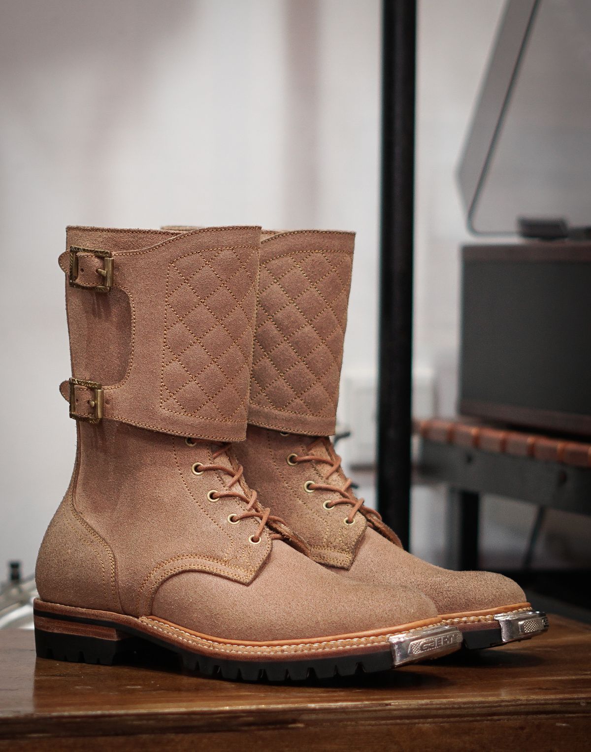 Photo by pungkymardhany on September 7, 2025 of the Fortis Boots Dust Rider in Wickett & Craig Russet Skirting.