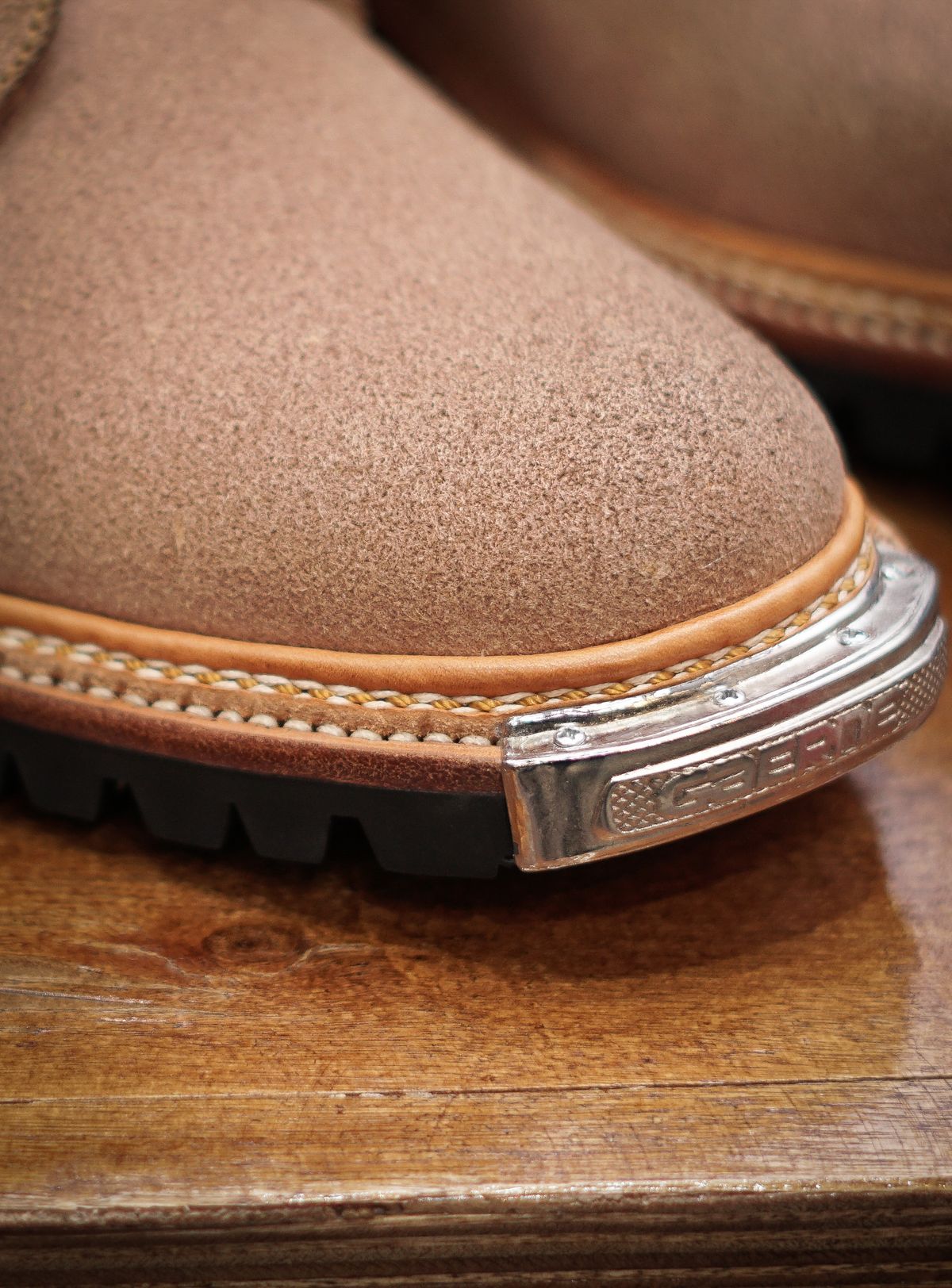 Photo by pungkymardhany on September 7, 2025 of the Fortis Boots Dust Rider in Wickett & Craig Russet Skirting.
