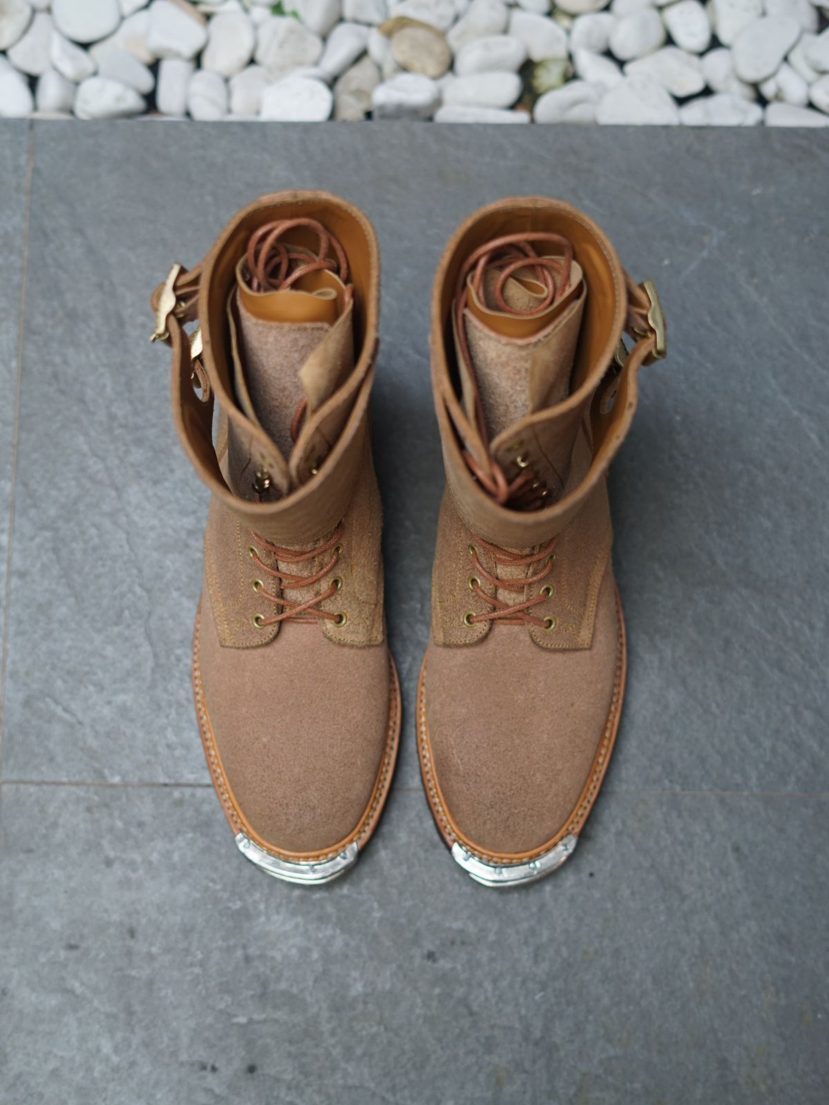 Photo by pungkymardhany on October 1, 2025 of the Fortis Boots Dust Rider in Wickett & Craig Russet Skirting.