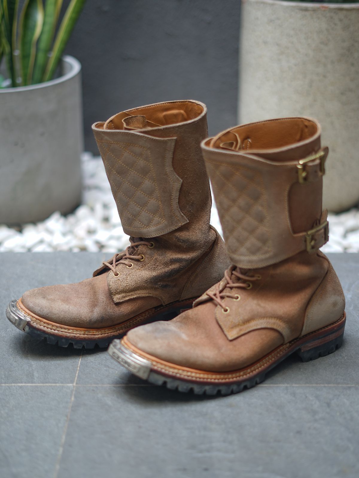 Photo by pungkymardhany on October 5, 2025 of the Fortis Boots Dust Rider in Wickett & Craig Russet Skirting.