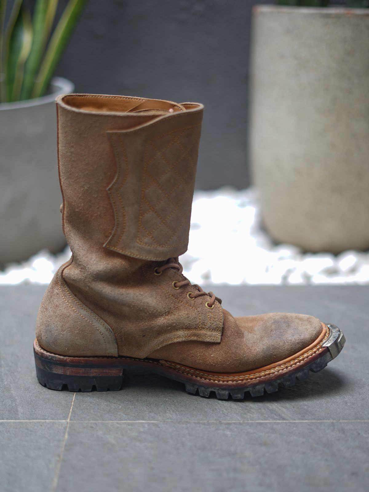 Photo by pungkymardhany on October 5, 2025 of the Fortis Boots Dust Rider in Wickett & Craig Russet Skirting.