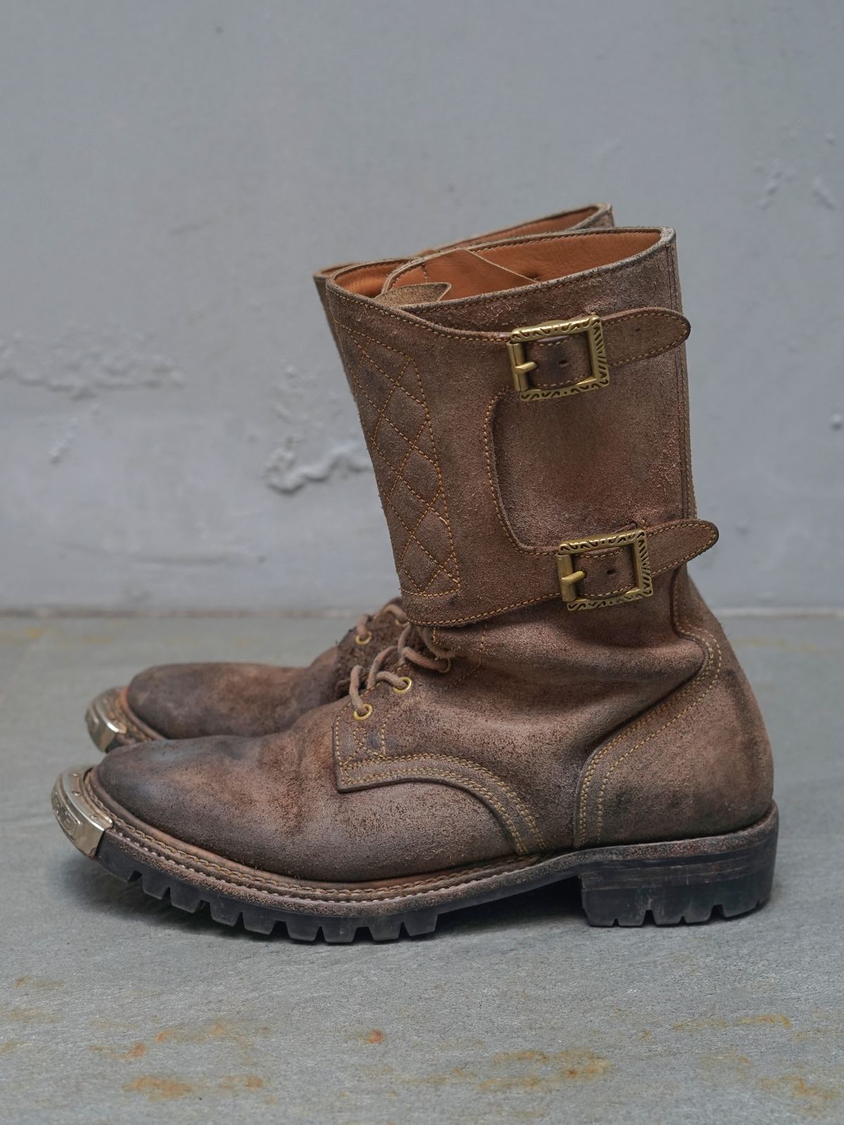 Photo by pungkymardhany on November 1, 2025 of the Fortis Boots Dust Rider in Wickett & Craig Russet Skirting.