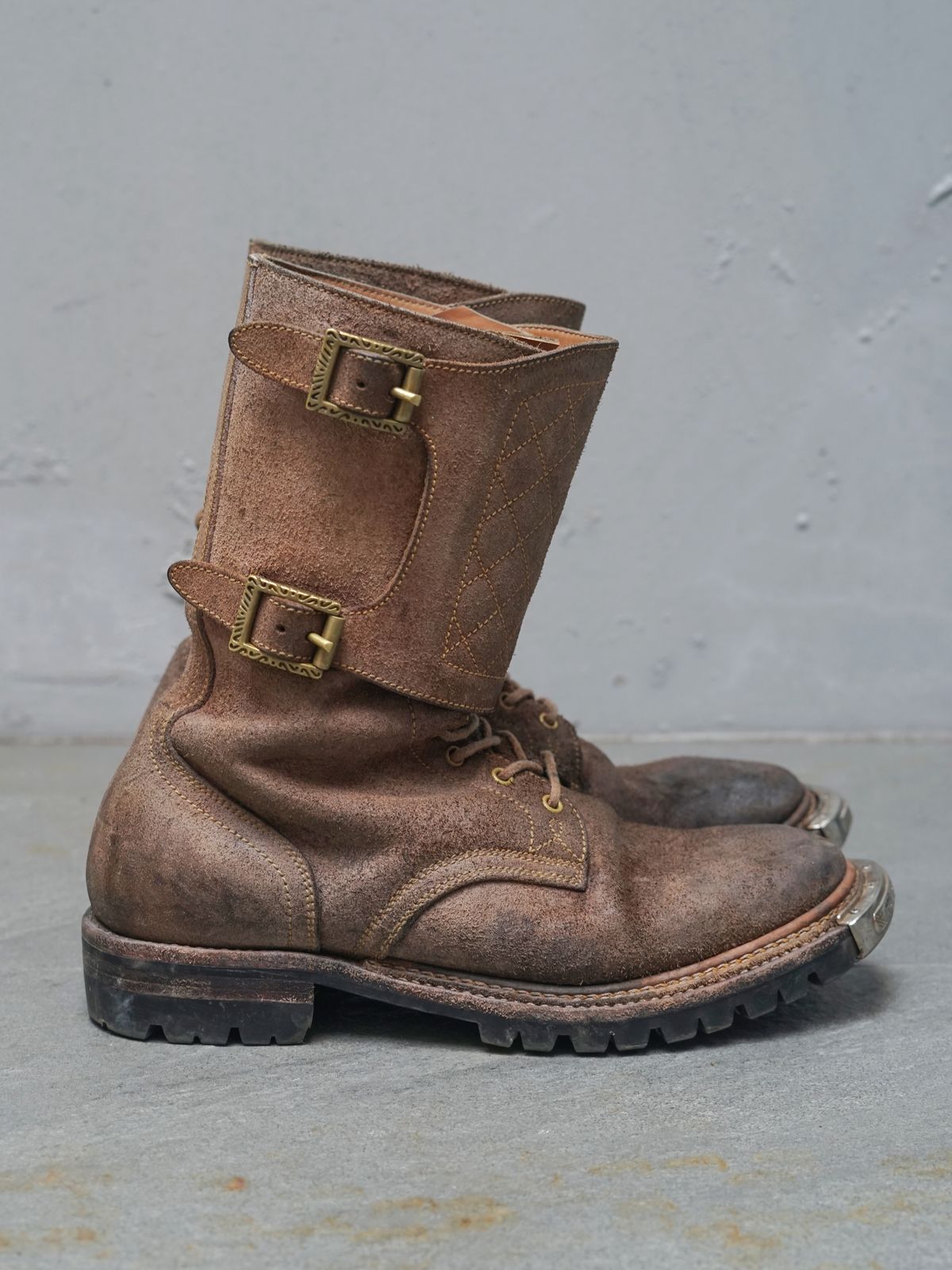 Photo by pungkymardhany on November 1, 2025 of the Fortis Boots Dust Rider in Wickett & Craig Russet Skirting.