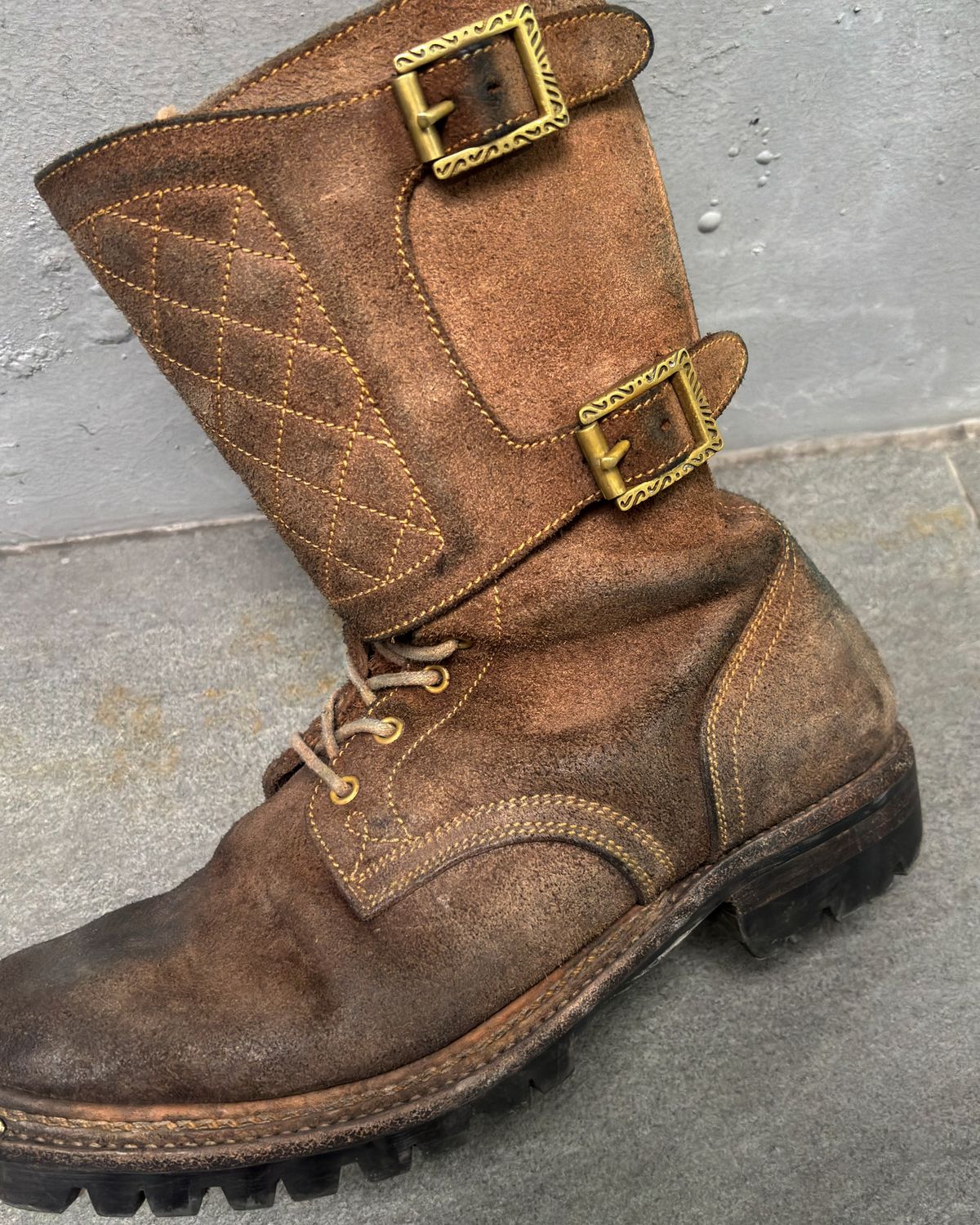 Photo by pungkymardhany on December 1, 2025 of the Fortis Boots Dust Rider in Wickett & Craig Russet Skirting.