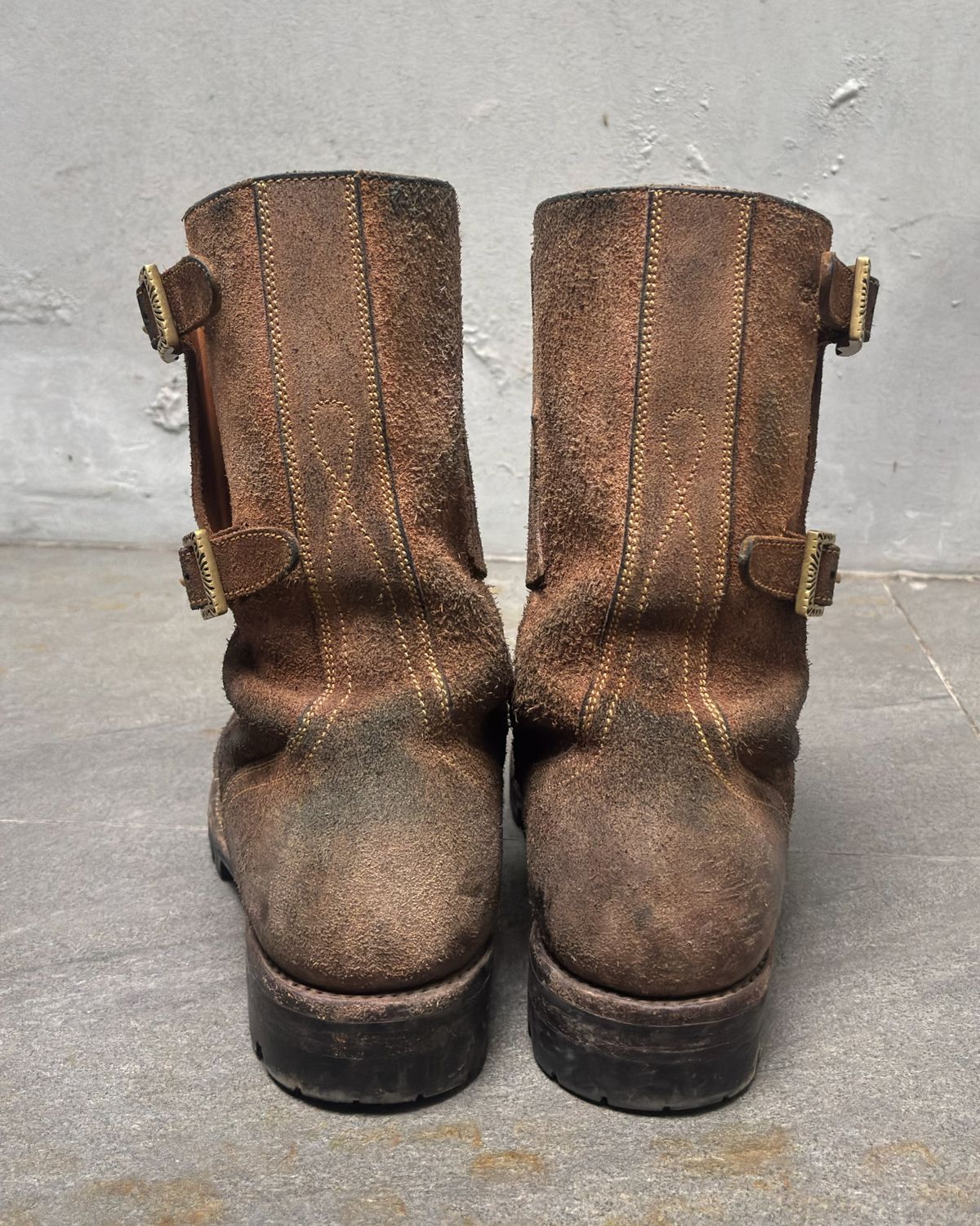 Photo by pungkymardhany on December 1, 2025 of the Fortis Boots Dust Rider in Wickett & Craig Russet Skirting.