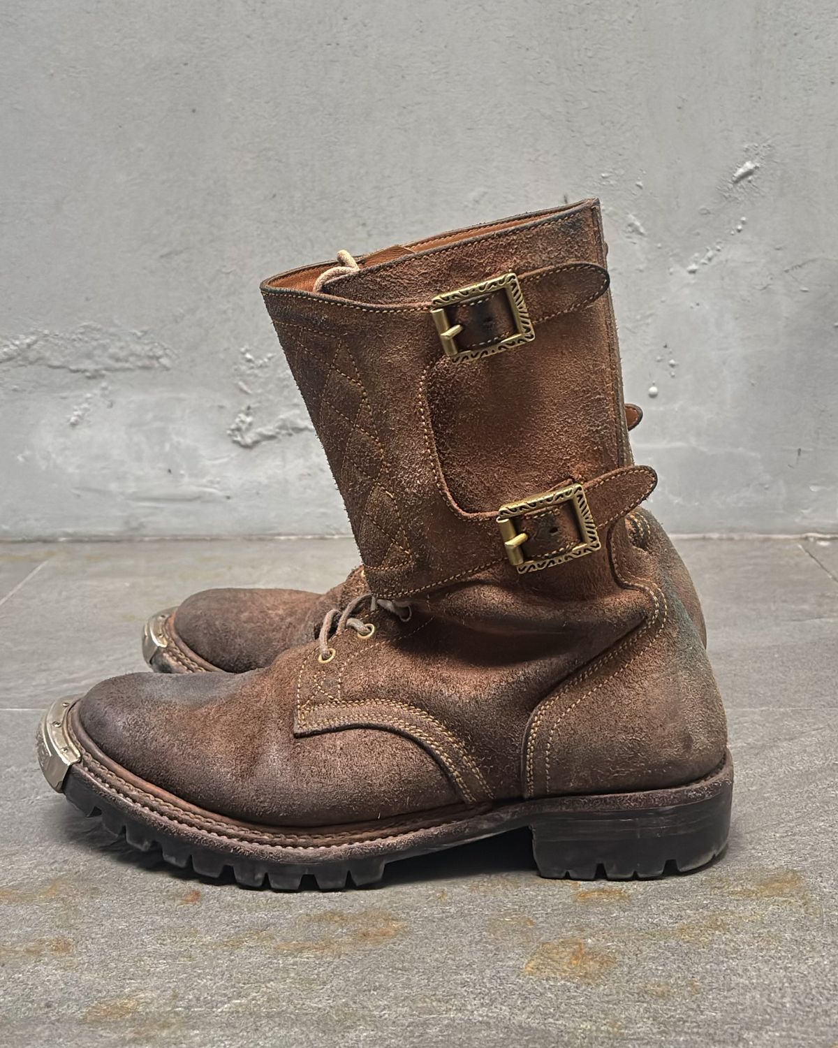 Photo by pungkymardhany on December 1, 2025 of the Fortis Boots Dust Rider in Wickett & Craig Russet Skirting.