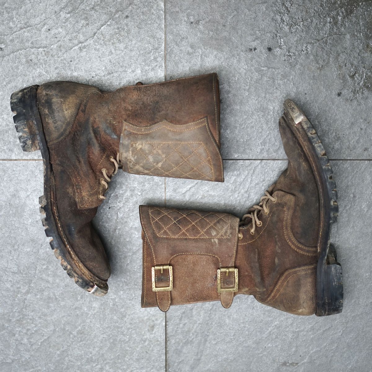 Photo by pungkymardhany on January 2, 2026 of the Fortis Boots Dust Rider in Wickett & Craig Russet Skirting.